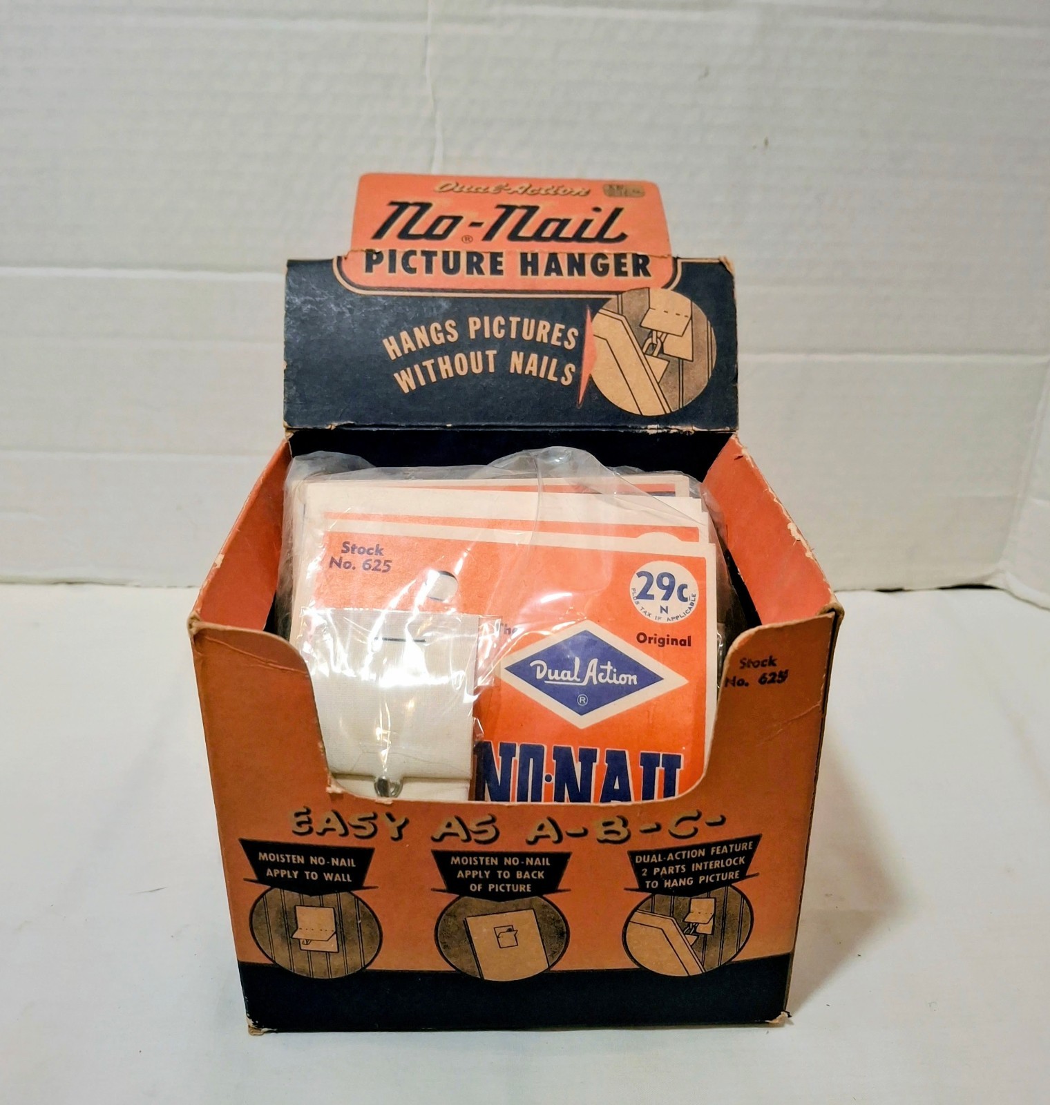 Vtg Dual Action No Nail Picture Hanger Advertisement Display & Unopened Hangers