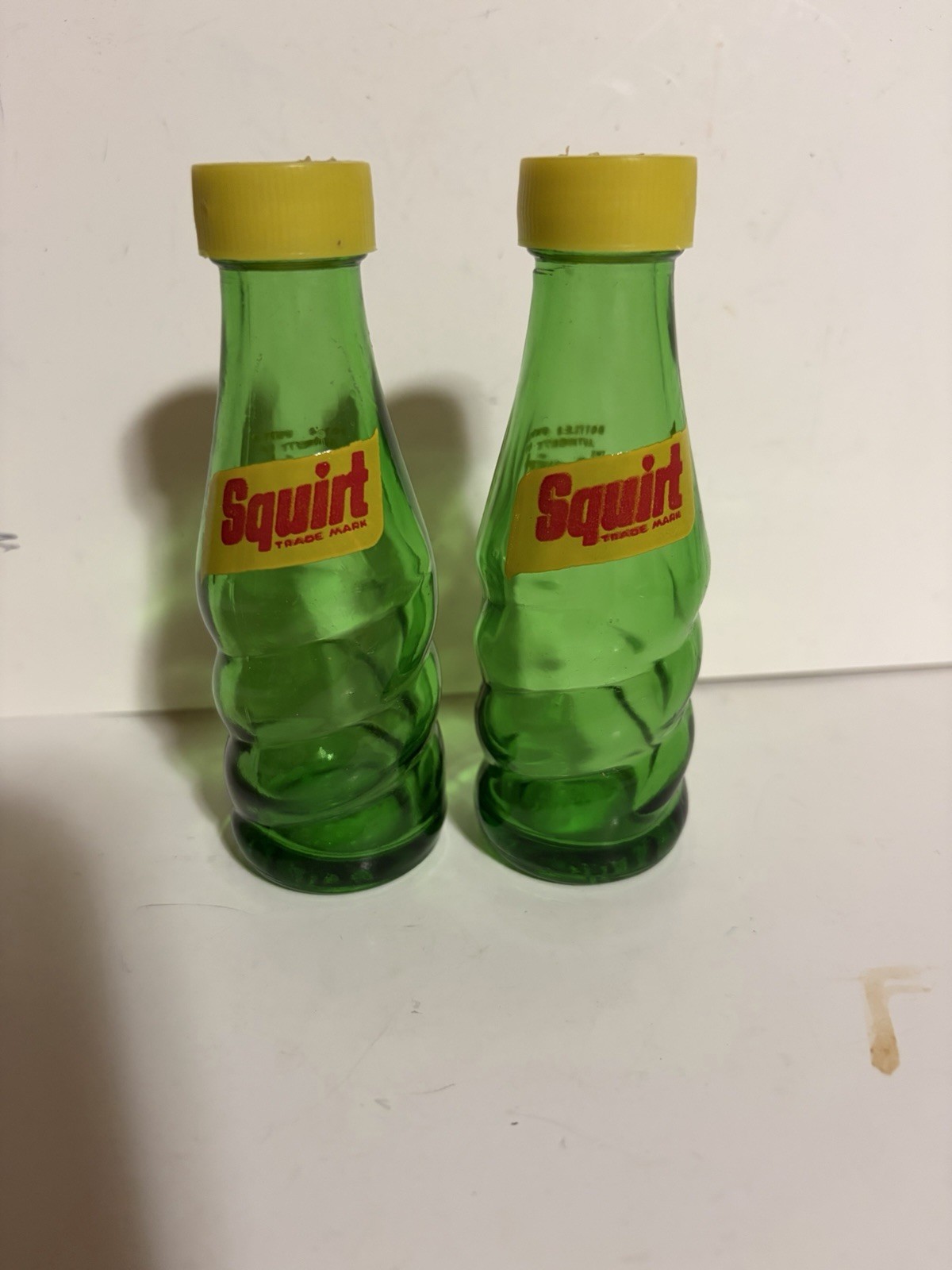 Squirt Salt and Pepper Shakers Glass Set NEW Squirt Salt and Pepper Shakers Glass Set NEW