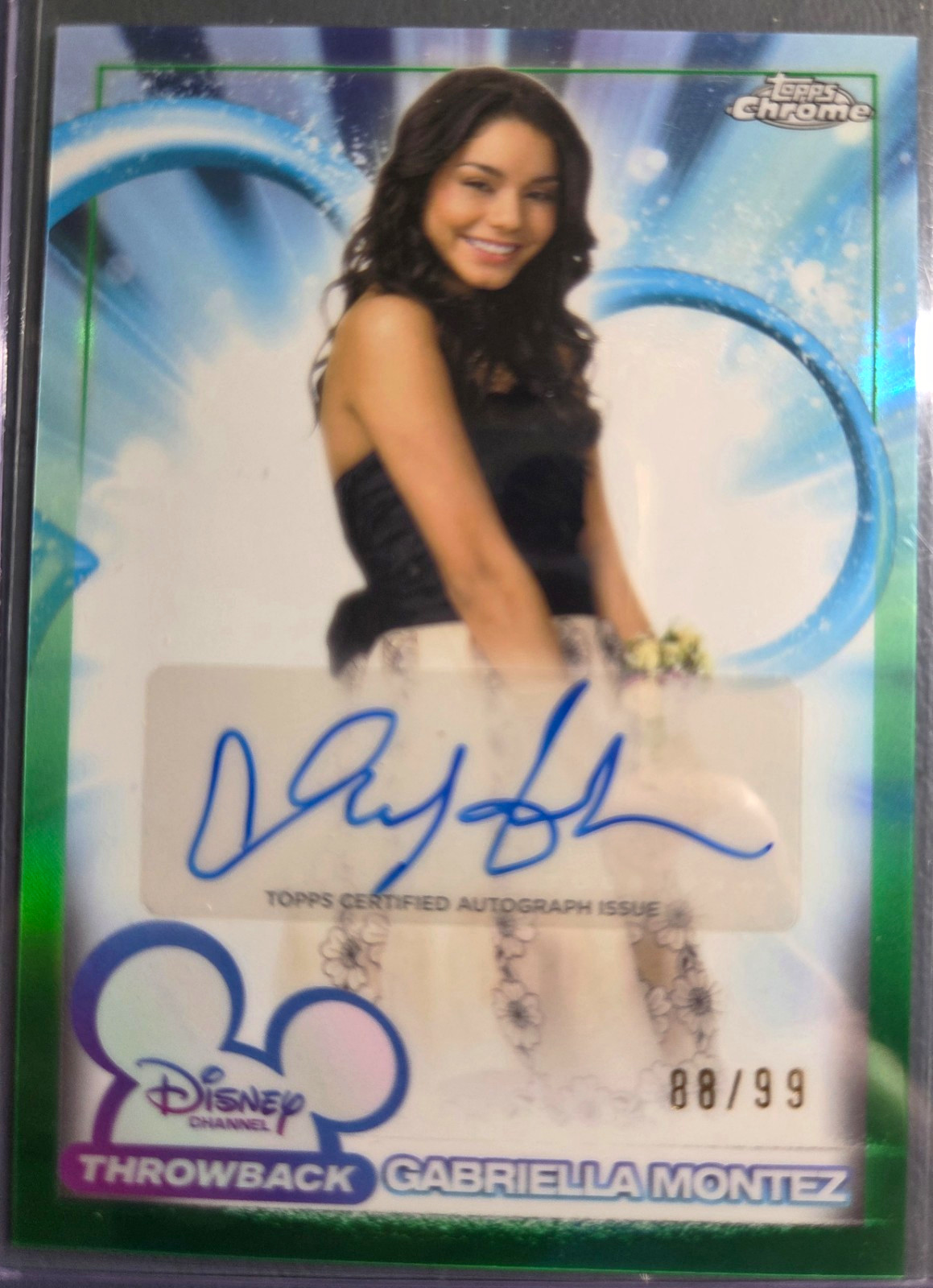 Topps 2026 Disney Chrome Gabriella Montez DCA-VH Hard Signed Auto Green 88/99 Topps 2026 Disney Chrome Gabriella Montez DCA-VH Hard Signed Auto Green 88/99