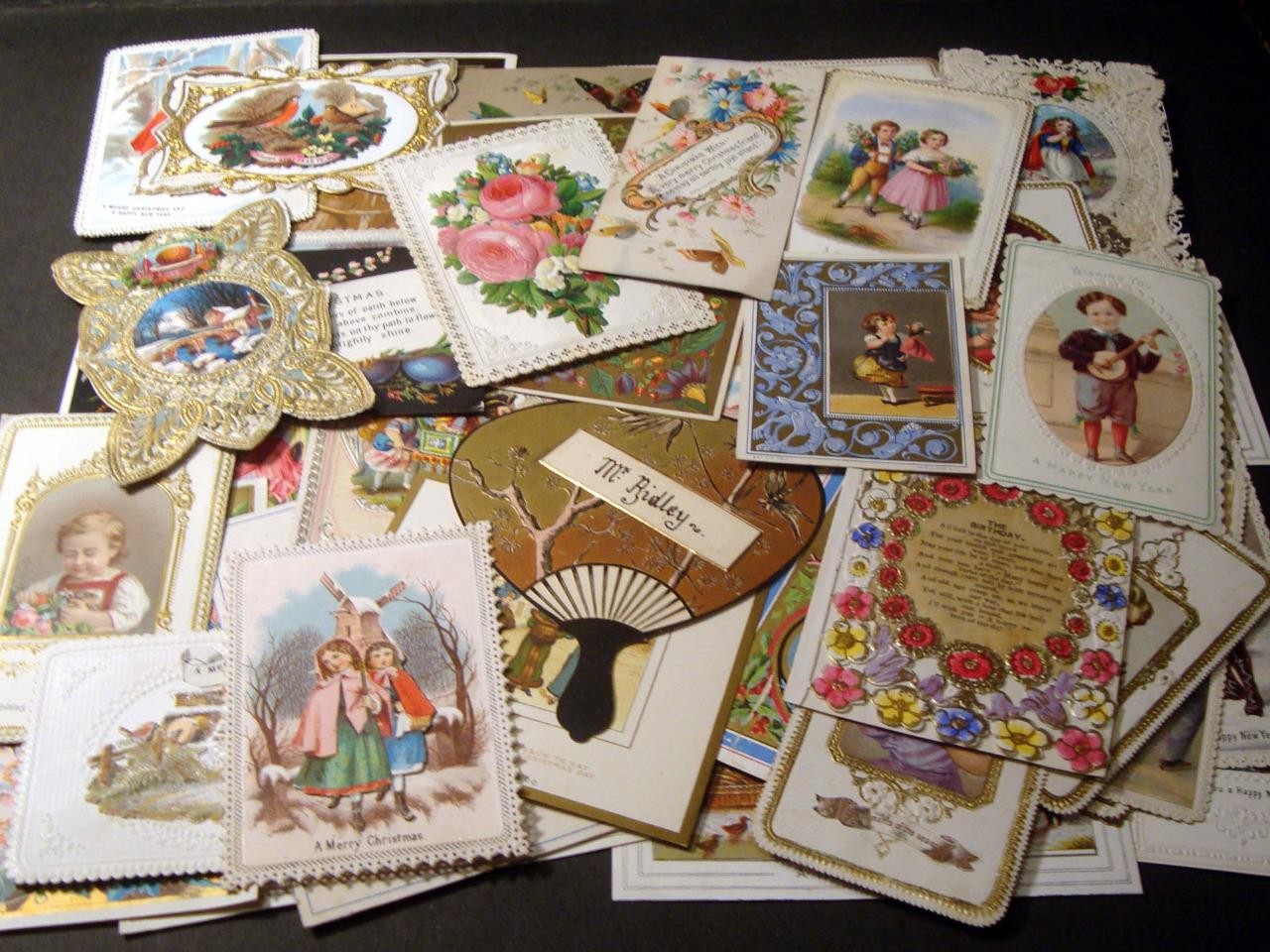 Z57 - COLLECTION OF 60 PRETTY 1870s VICTORIAN CARDS