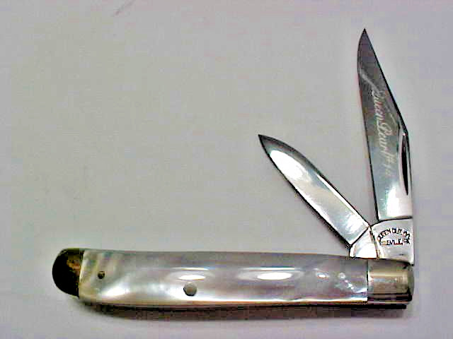 Queen Schatt & Morgan #14 Pearl Peanut Knife/Box Queen Schatt & Morgan #14 Pearl Peanut Knife/Box