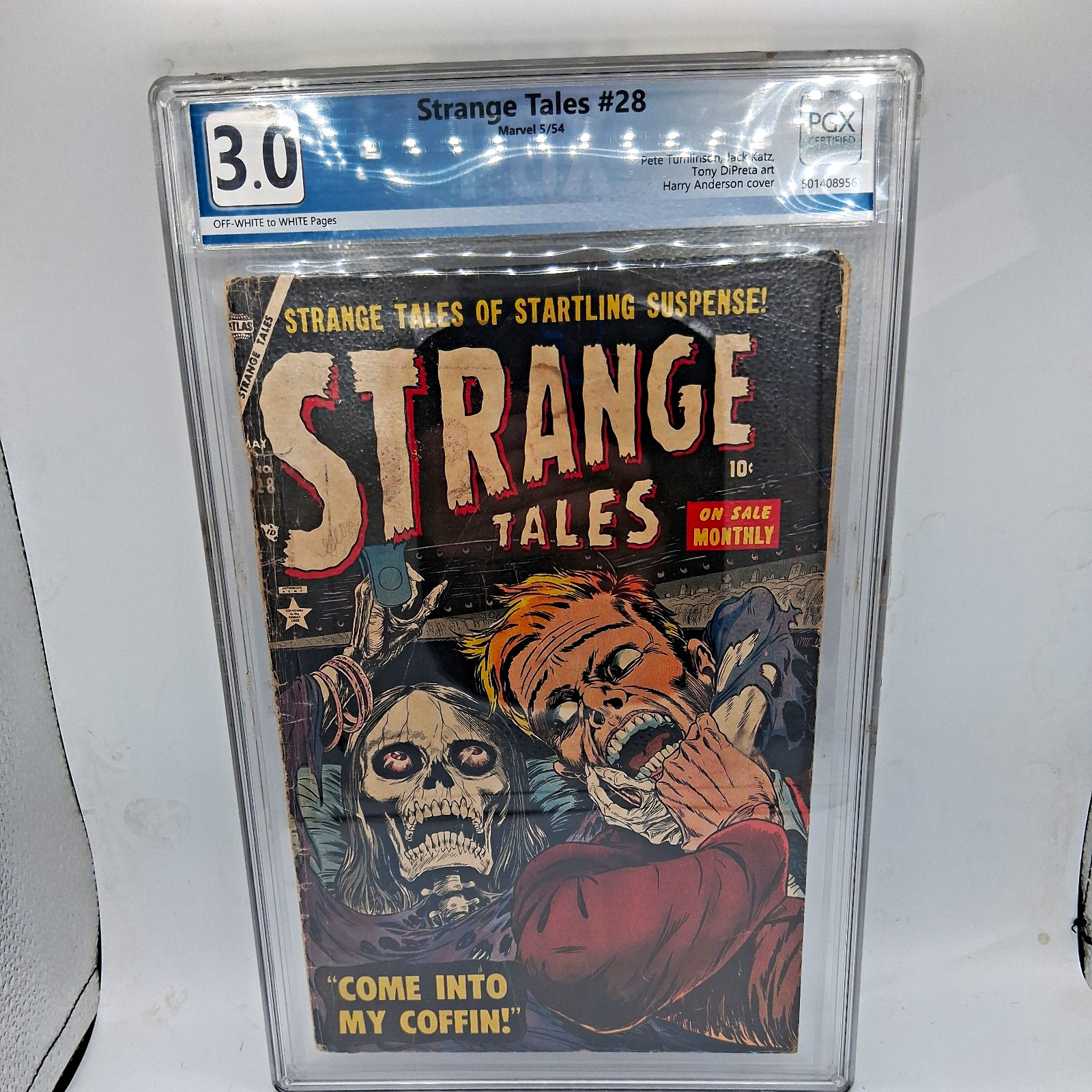 Strange Tales #28 pgx 3.0 golden Age Comic Horror Strange Tales #28 pgx 3.0 golden Age Comic Horror