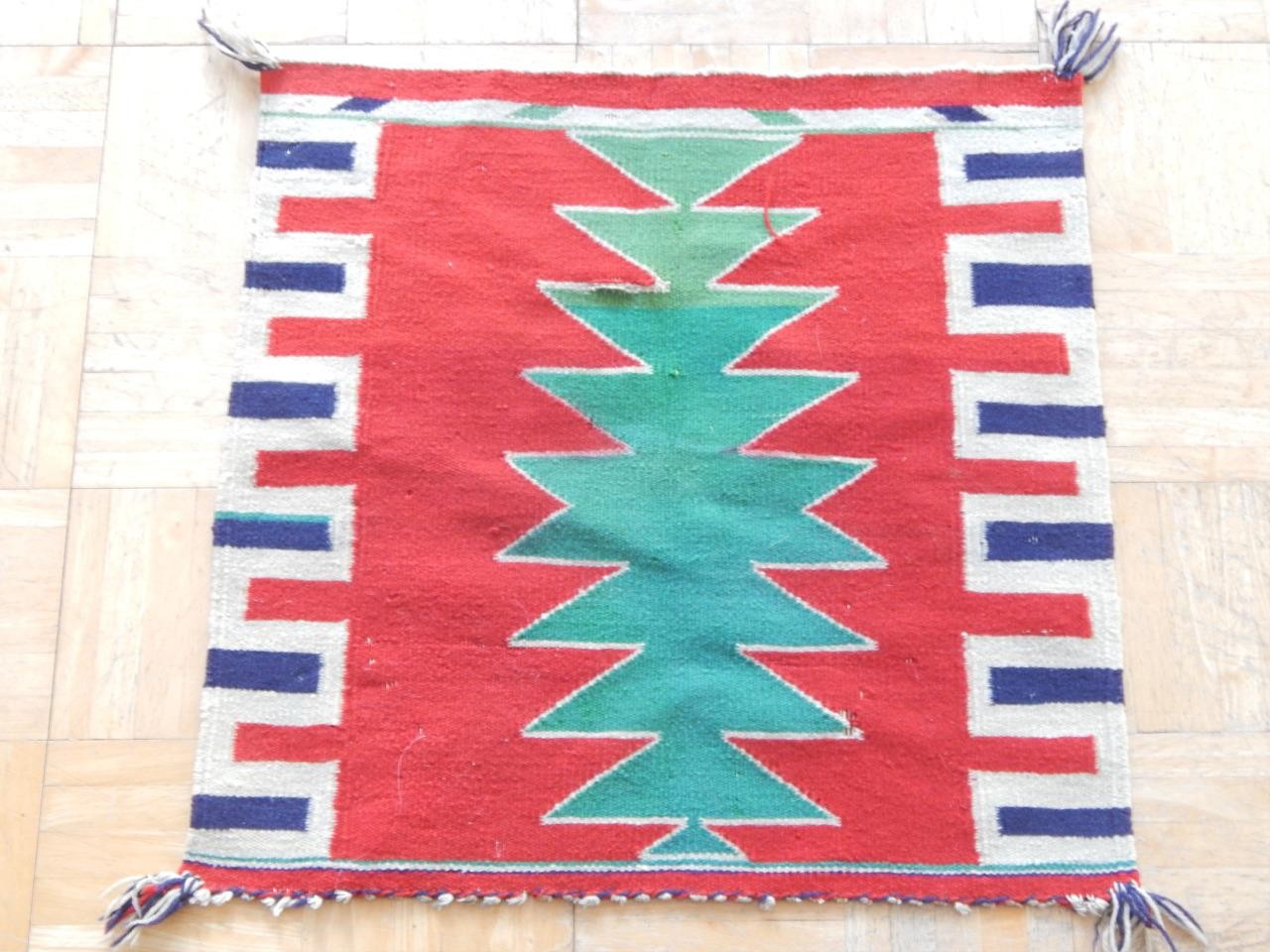 ANTIQUE VIBRANT 1890-1915 GERMANTOWN NAVAJO SAMPLER SIZED RUG WEAVING W/ TASSELS