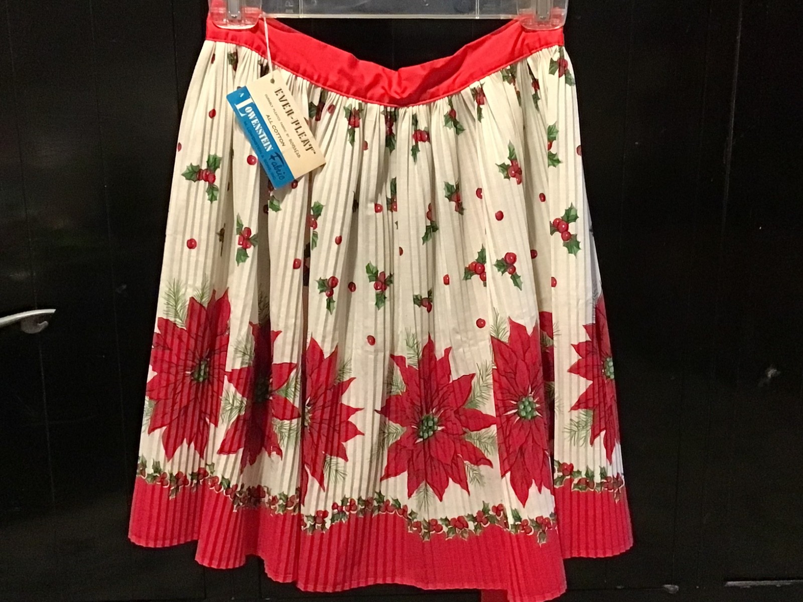Vintage EVER-PLEAT CHRISTMAS APRON Tag LOWENSTEIN FABRIC Cotton Poinsettia