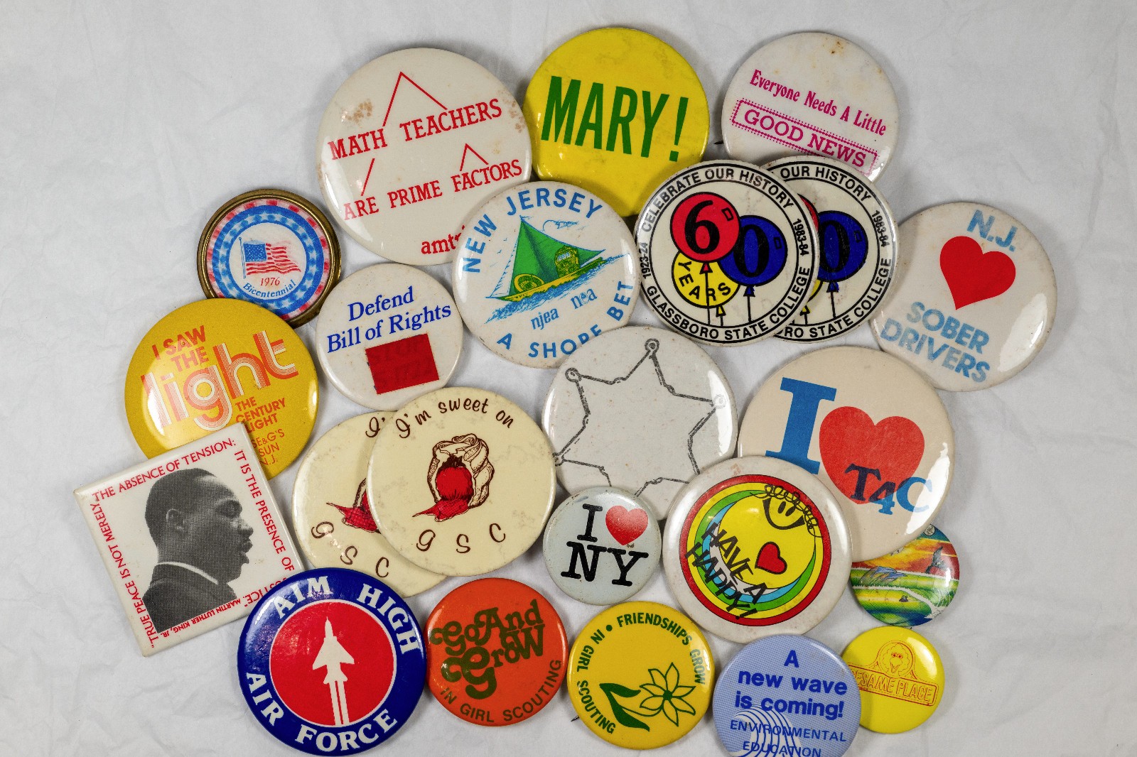 Lot 22 Vintage Pinback Buttons PSE&G Second Sun Nuclear Salem NJ Sesame Place GS Lot 22 Vintage Pinback Buttons PSE&G Second Sun Nuclear Salem NJ Sesame Place GS