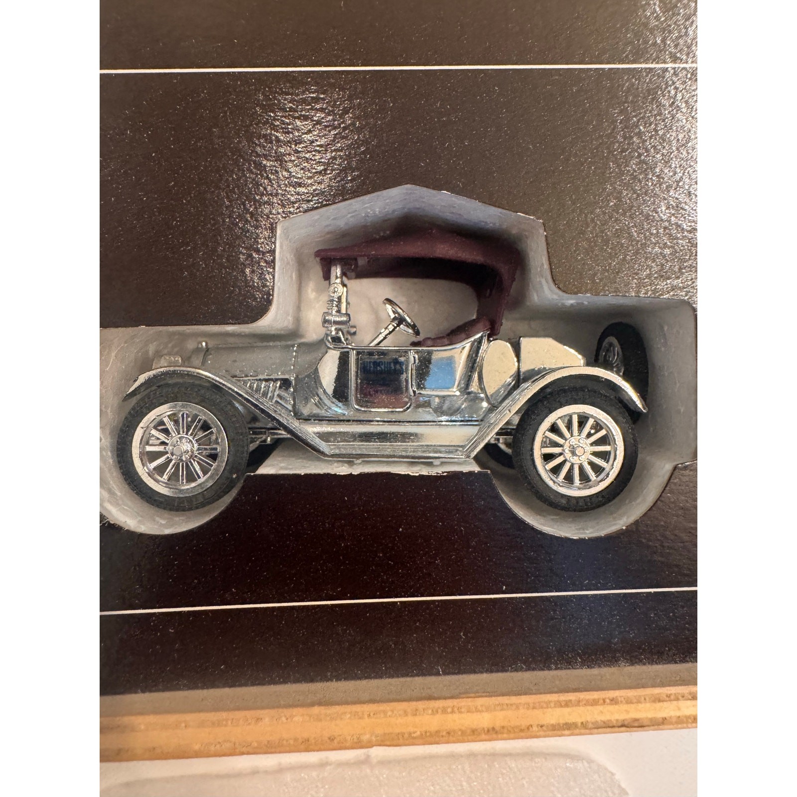 Vintage 1996 Ertl Collectibles F299 Hershey's Chevrolet Car in Wooden Box