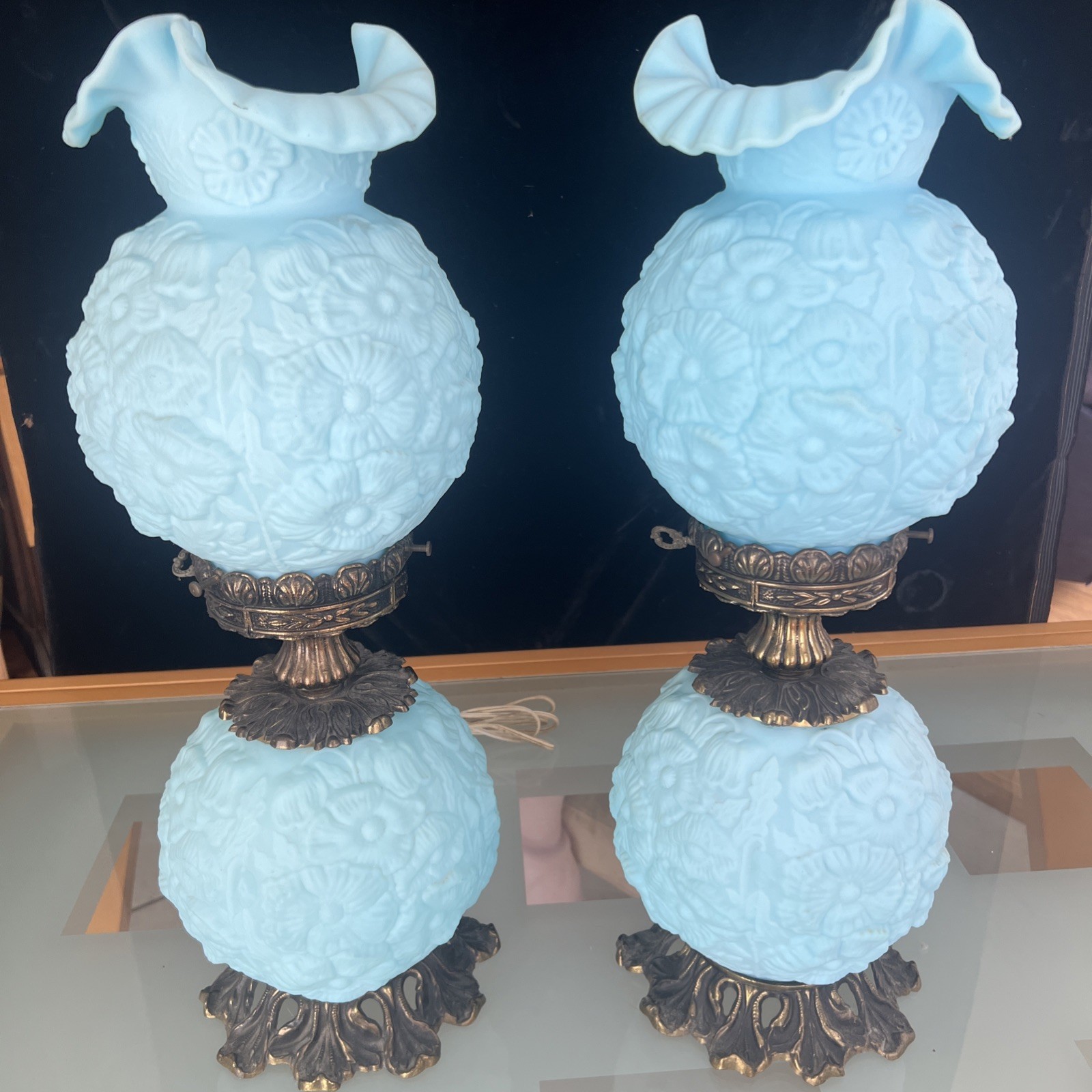 Pair Of Vintage Fenton Blue Glass Poppy Gone With Wind Lamp Pair Of Vintage Fenton Blue Glass Poppy Gone With Wind Lamp