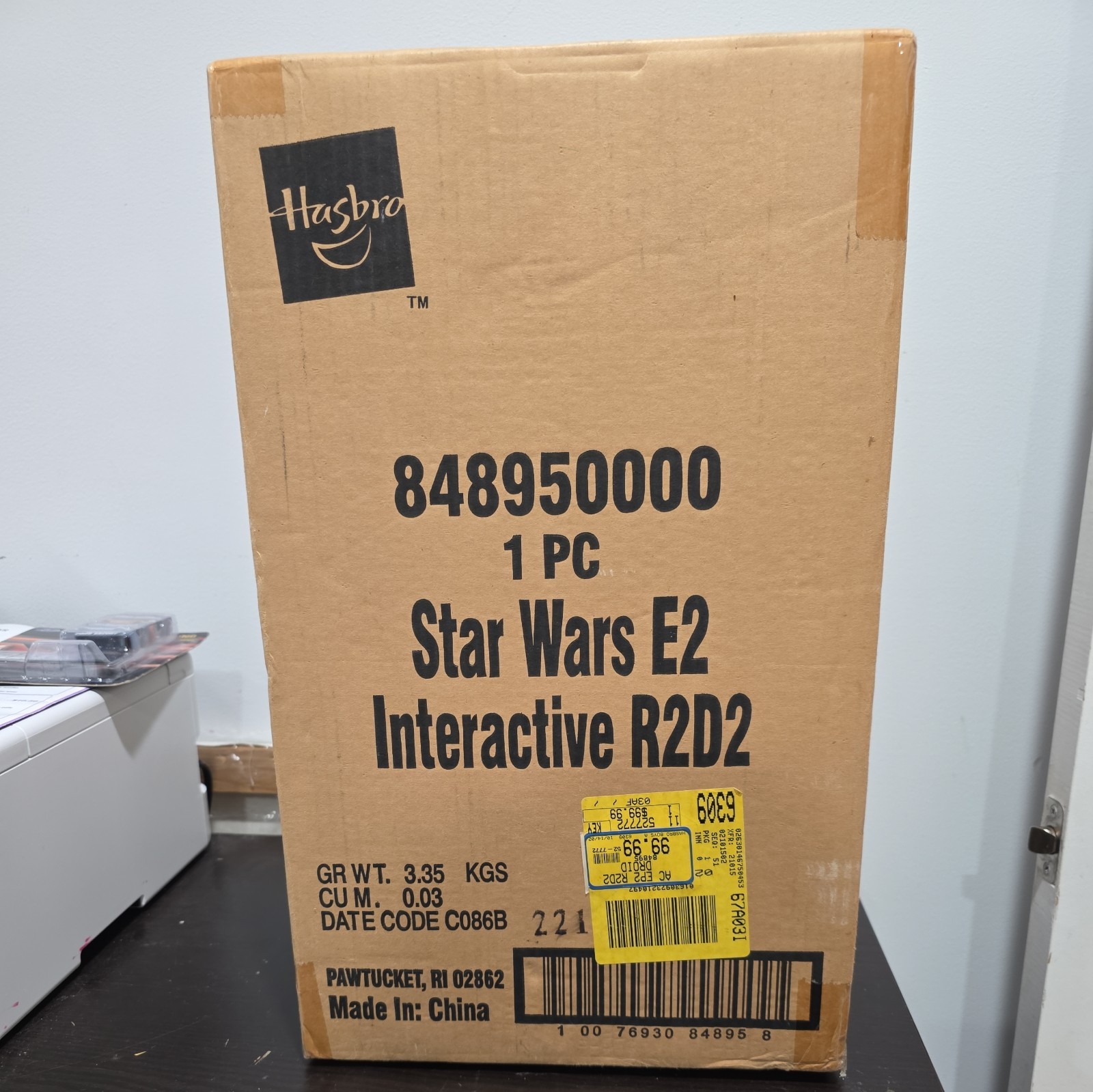 FACTORY SEALED Original  2002 Star Wars Industrial Automaton R2-D2 Interactive 