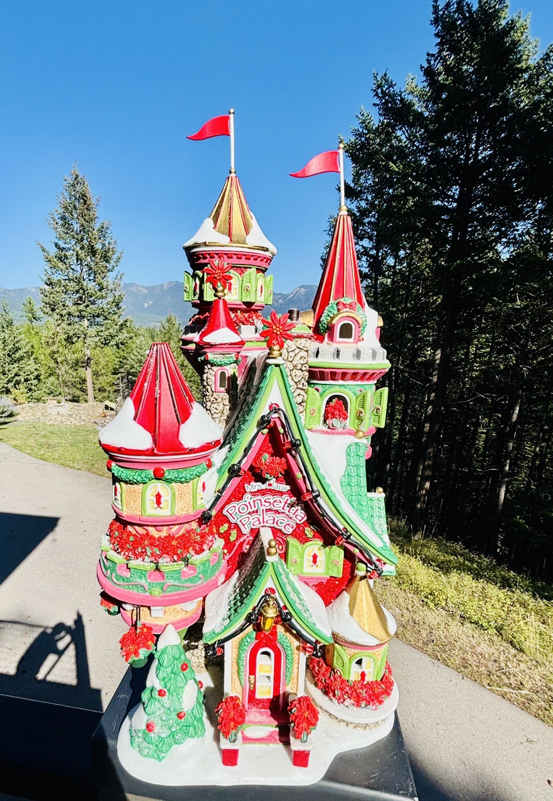 Department 56 Poinsettia Palace North Pole 56796 Limited Edition Lighted Department 56 Poinsettia Palace North Pole 56796 Limited Edition Lighted