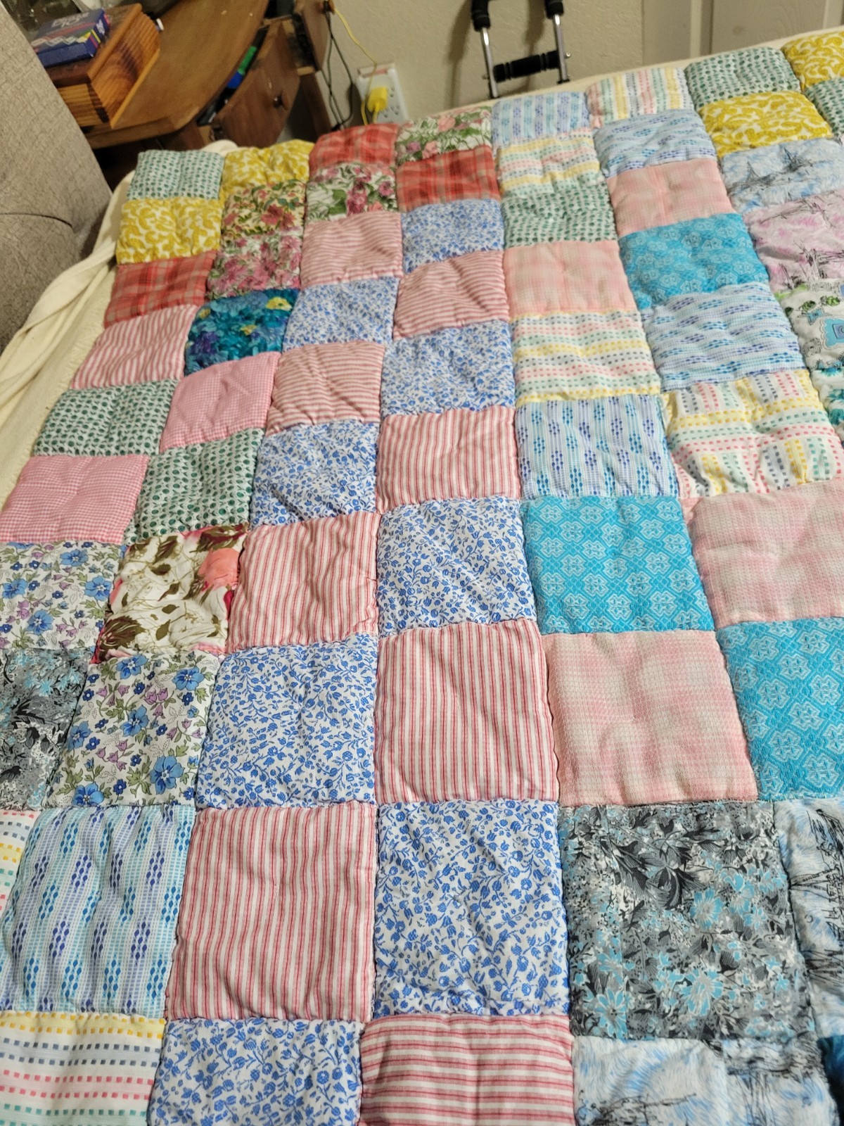 VNTG Homemade Twin Quilt Hand Quilted  51