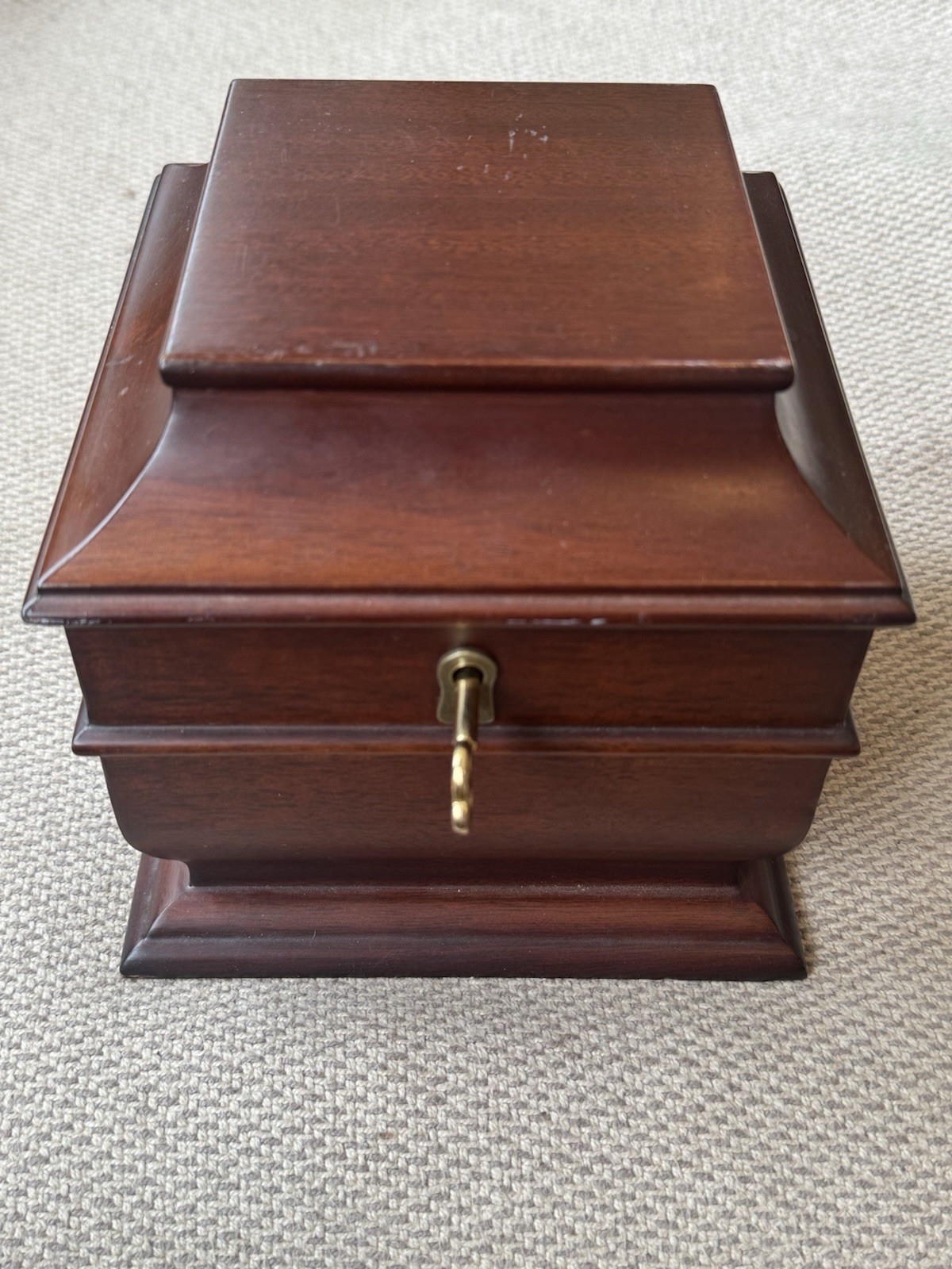 VTG 2002 The Bombay Company Hinged Felt Lined Wooden Jewelry Trinket Box and Key VTG 2002 The Bombay Company Hinged Felt Lined Wooden Jewelry Trinket Box and Key