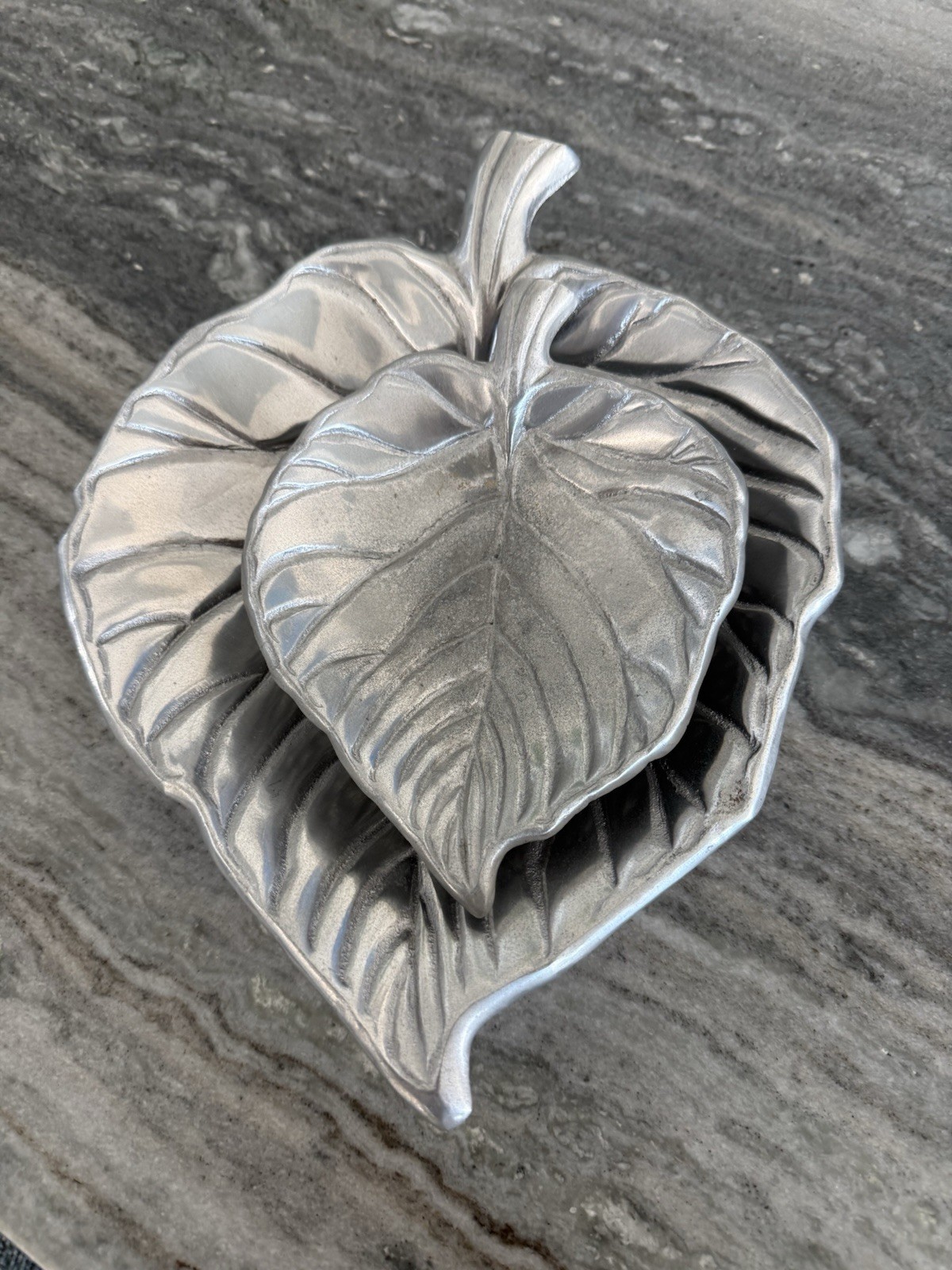 2 Silvertone, leaf shaped dishes 2 Silvertone, leaf shaped dishes