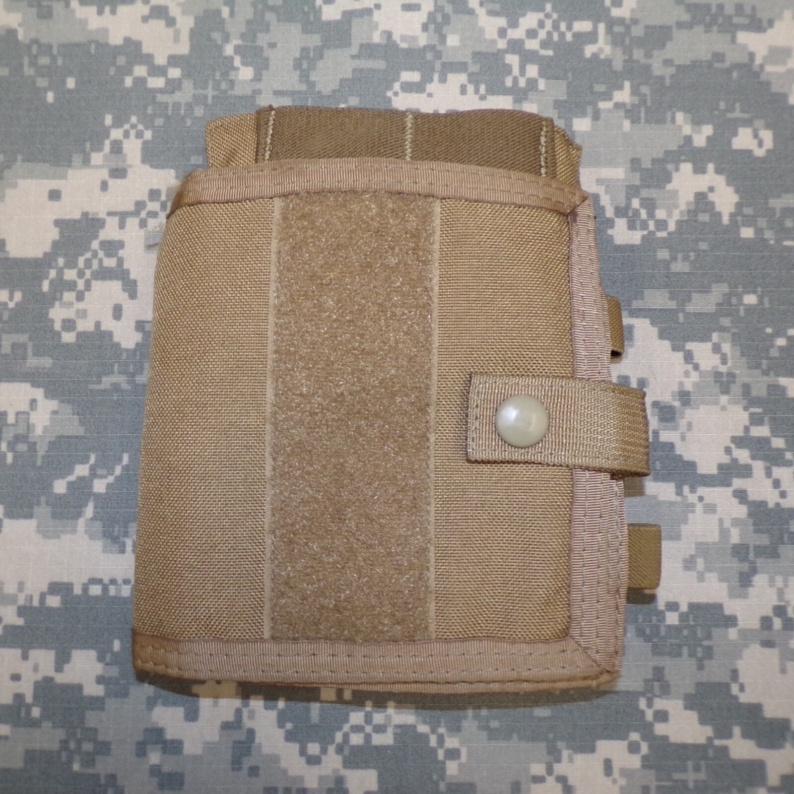 GWOT SOC Sandpiper of CA Coyote Brown Adjustable Admin Pouch (arm mounted?) GWOT SOC Sandpiper of CA Coyote Brown Adjustable Admin Pouch (arm mounted?)