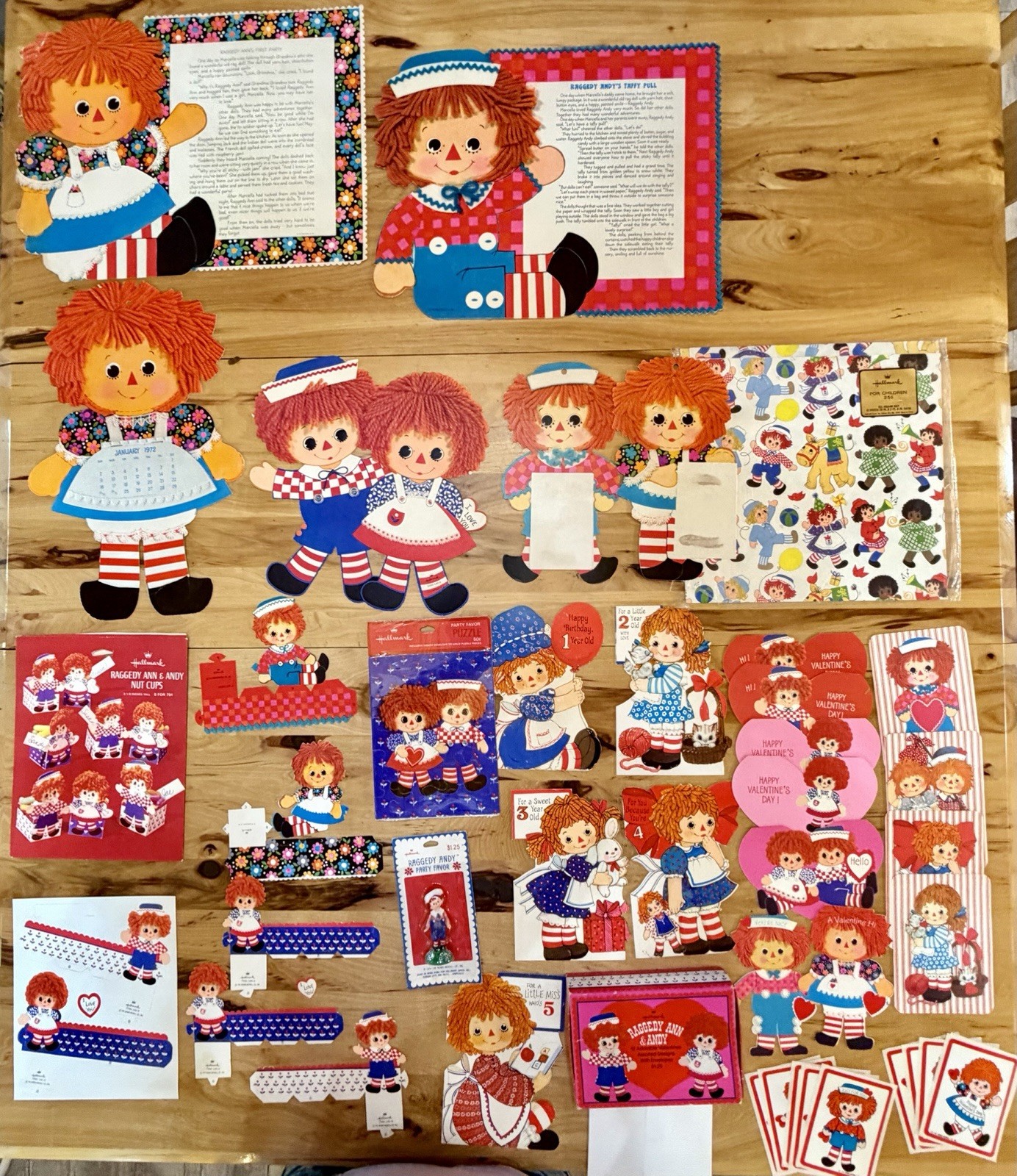 Vintage 70s Raggedy Ann & Andy Large Lot of Hallmark Paper/ Cardstock items Read