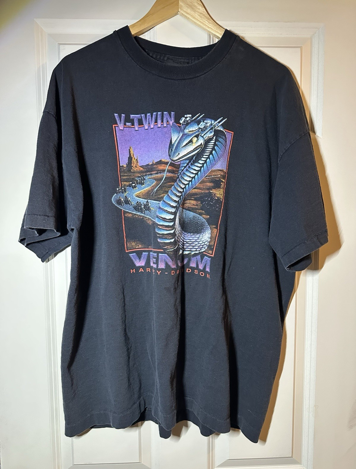 1992 VINTAGE Harley-Davidson V-Twin Venom Warr\'s H-D London England T-Shirt XXL