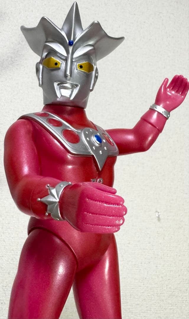 Bullmark Ultraman Leo Metallic Pink Large Size Reissue Soft Vinyl