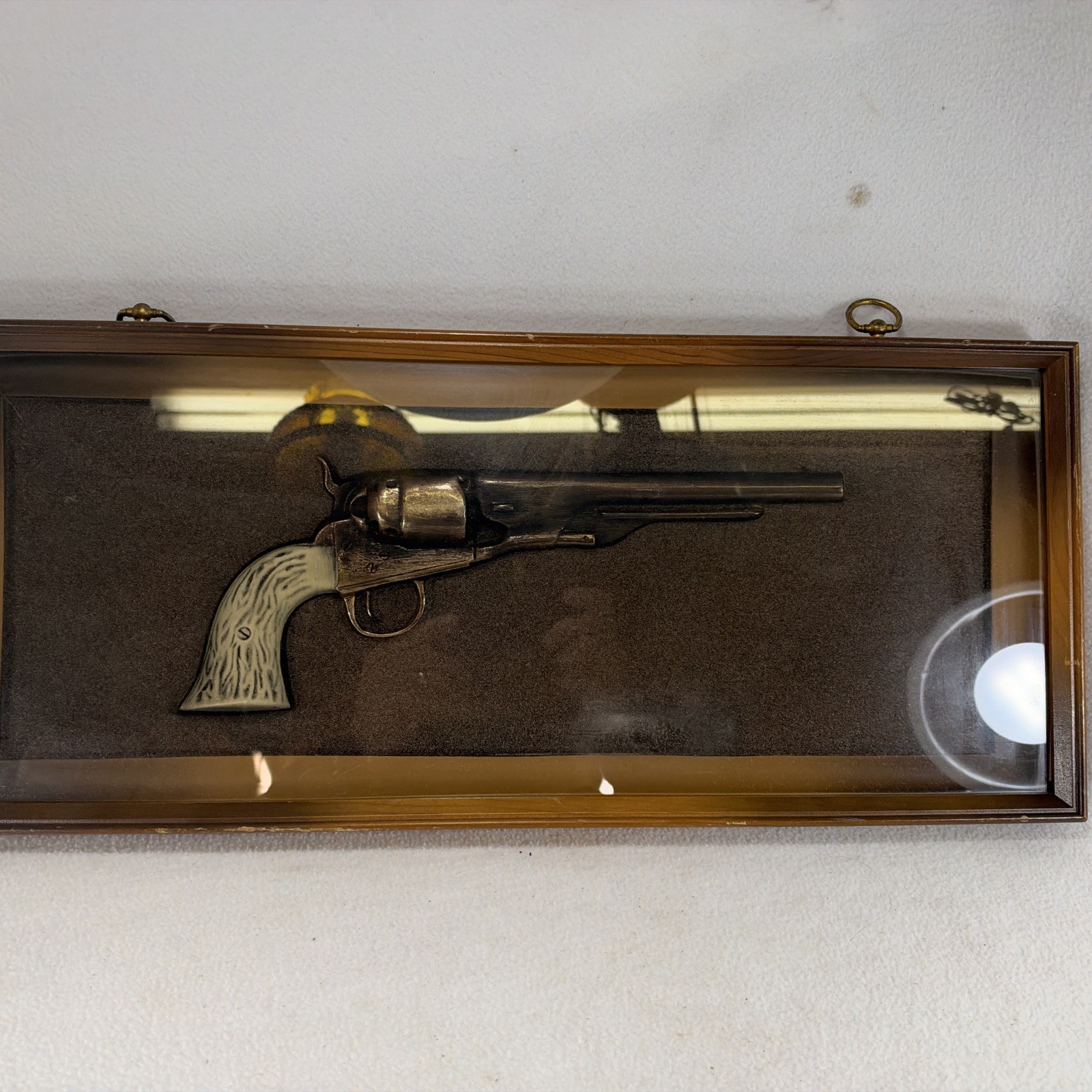 Vintage 1960’s Turner Wall Accessory Western Pistol Gun Revolver Wall Plaque
