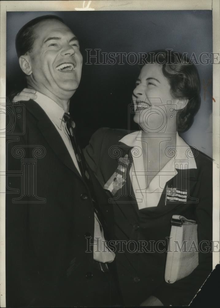 1940 Press Photo Mrs L.W. Robert Jr & James H.R. Cromwell Laugh at Convention