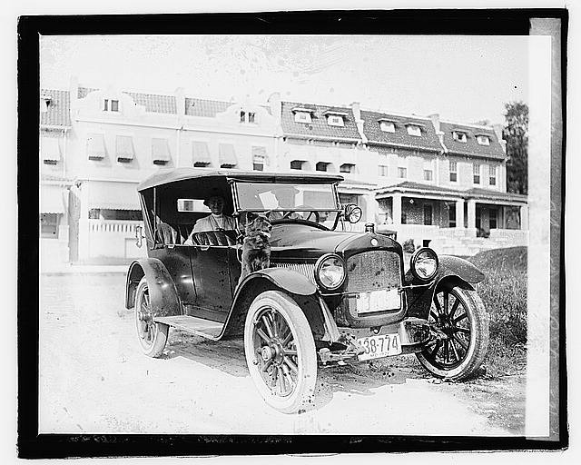 Photo:Meko-chow Dr. E.R. Stone Automobile 1921 Touring Car Dog