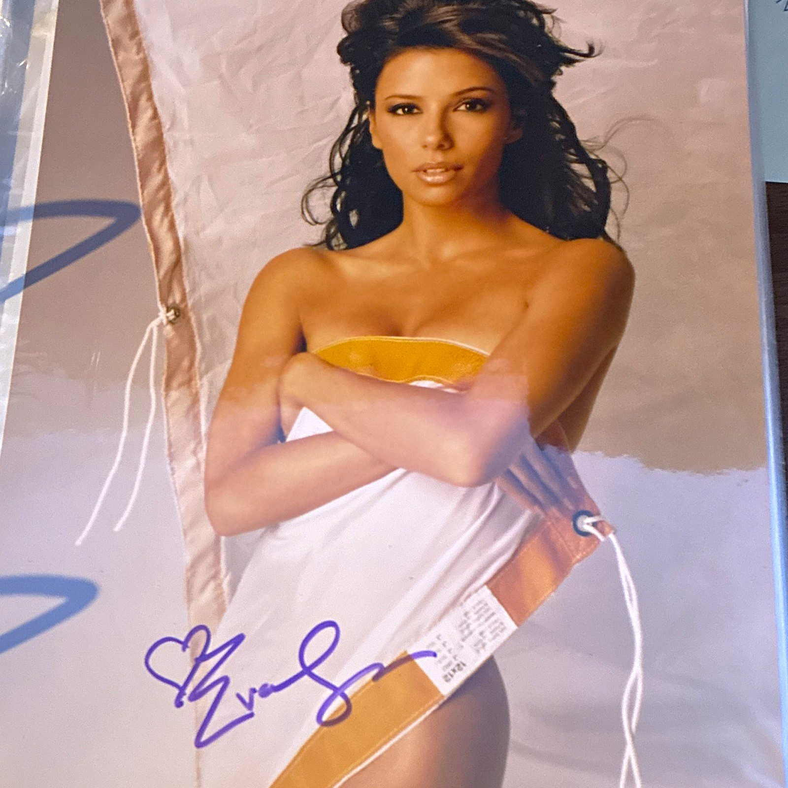 Signed Celebrity Photo / Photograph - Autograph Not Authenticated