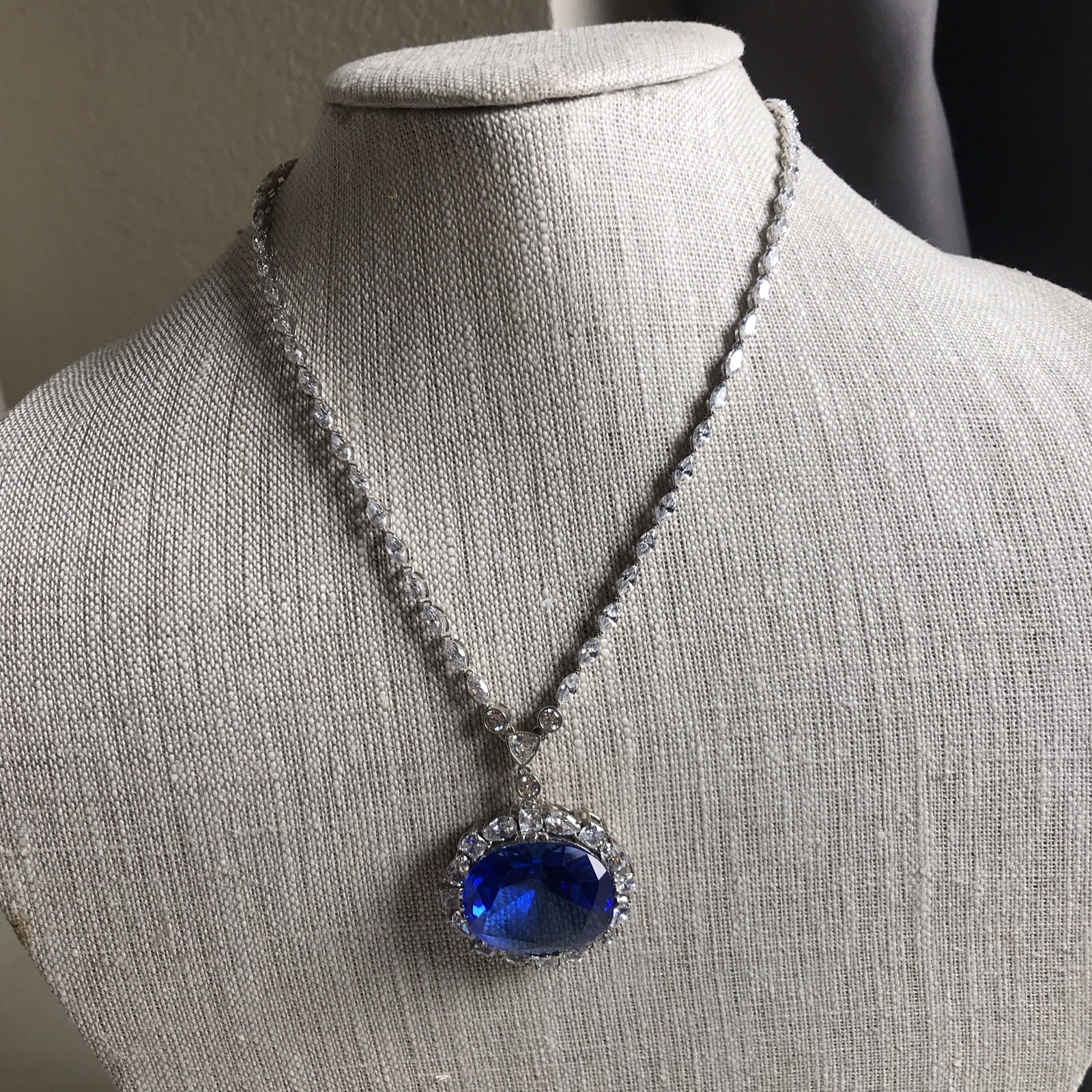 Vintage Charles Winston Smithsonian Hope Diamond Replica Necklace Box Set 18\ Vintage Charles Winston Smithsonian Hope Diamond Replica Necklace Box Set 18\