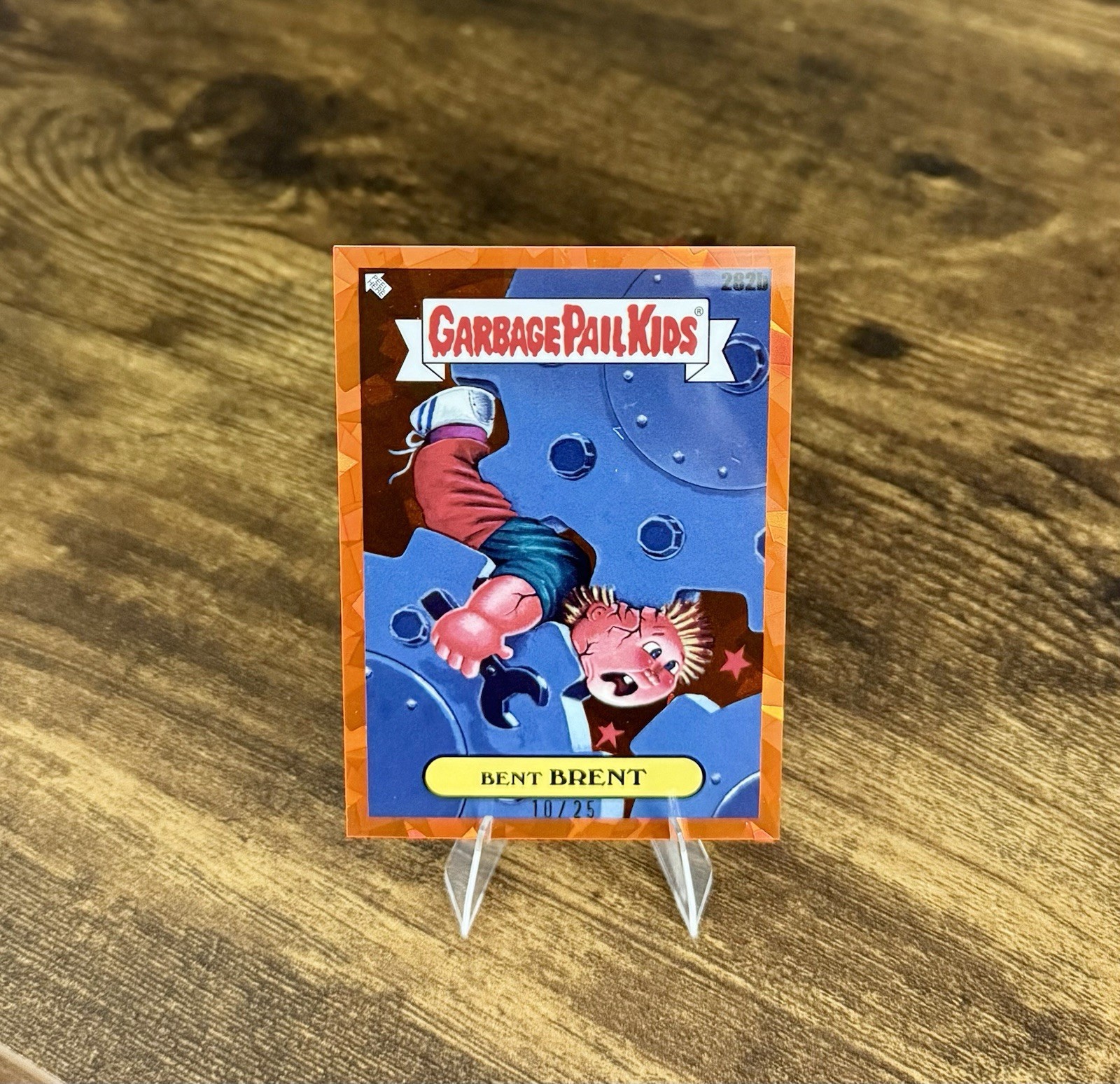 2024 Topps Garbage Pail Kids Bent Brent 10/25 Orange Sapphire Refractor SP 282b 2024 Topps Garbage Pail Kids Bent Brent 10/25 Orange Sapphire Refractor SP 282b