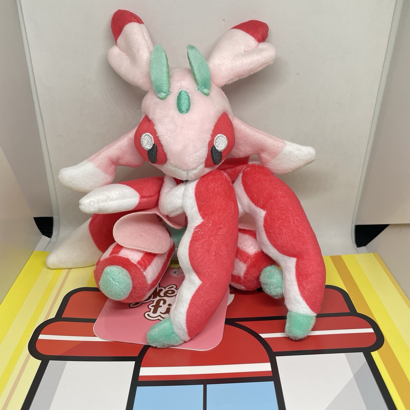 Lurantis Pokemon fit Plush Sitting Cuties Grass Alola Orchid Mantis NWT JP