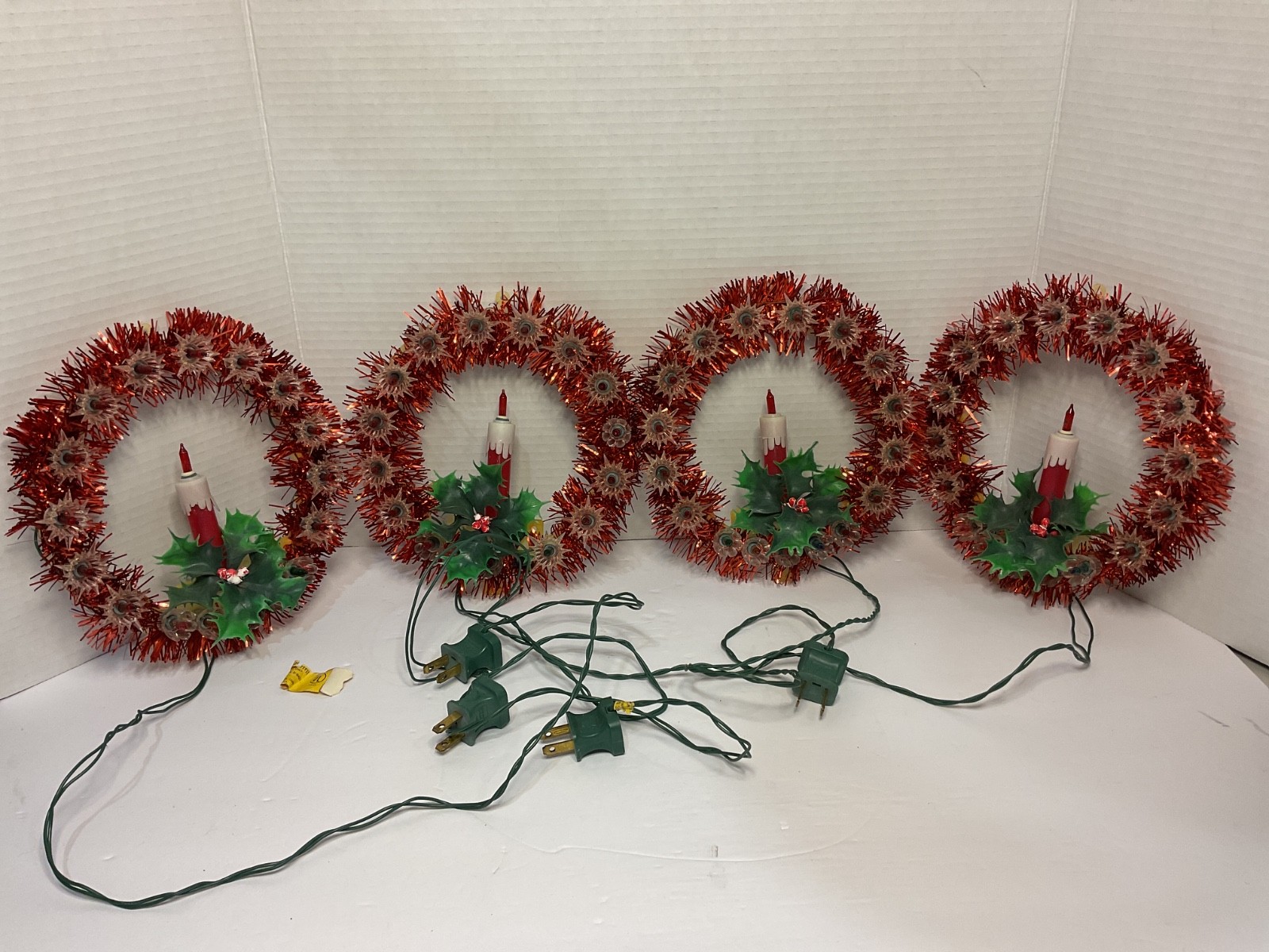 VTG-RARE (4) RED TINSEL 7\ VTG-RARE (4) RED TINSEL 7\