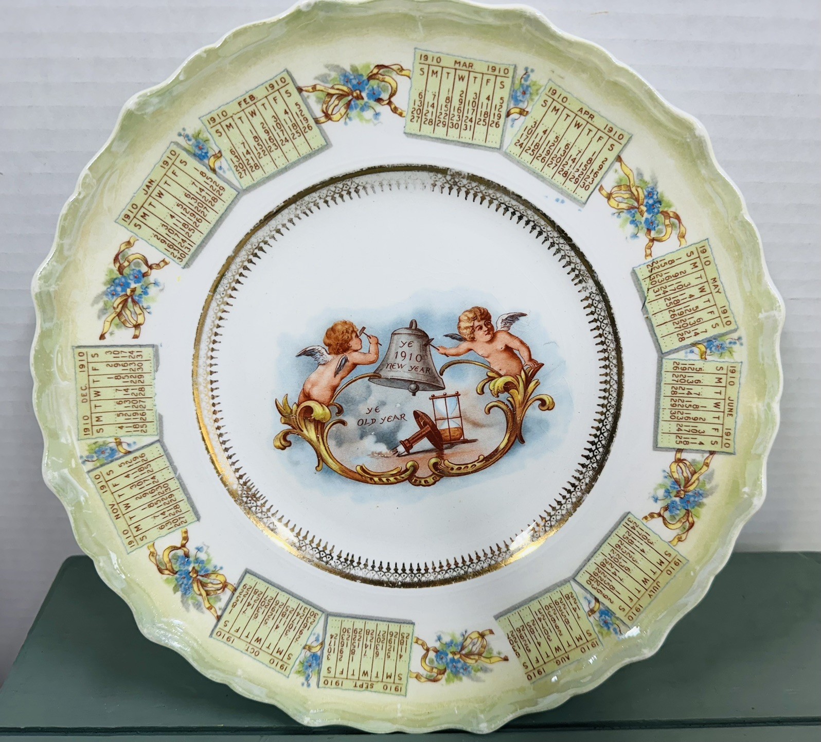 Antique 1910 Cherubs New Year Calendar Porcelain Scalloped Edge Plate
