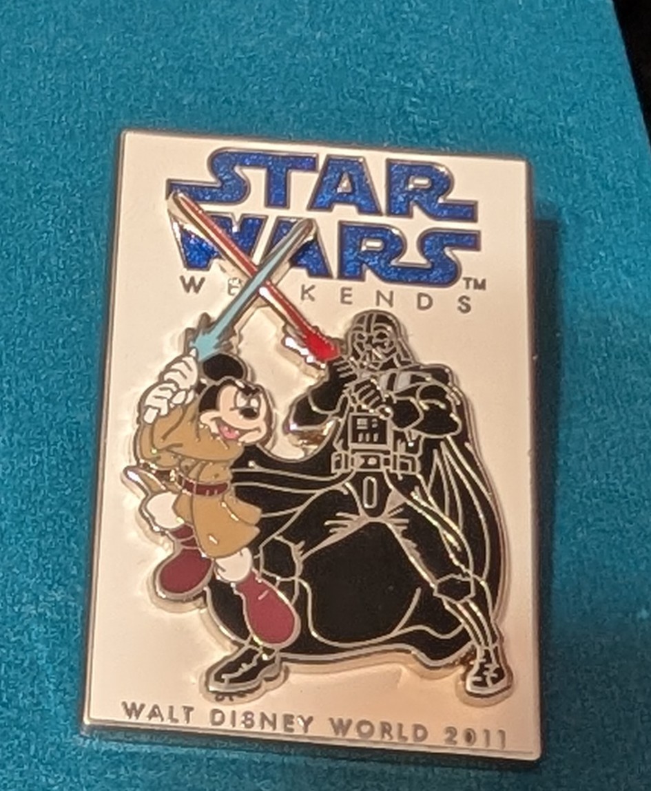 Disney WDW 2011 Star Wars Weekends Jedi Mickey VS Darth Vader LR Logo Pin 2011