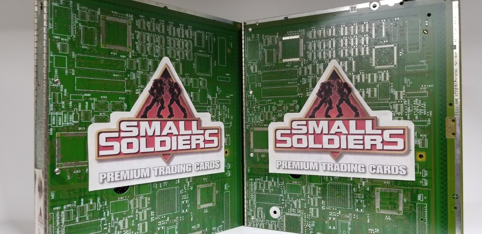 LOT of 2 Small Soldiers Premium Trading Card Album Binder semiconductor binder