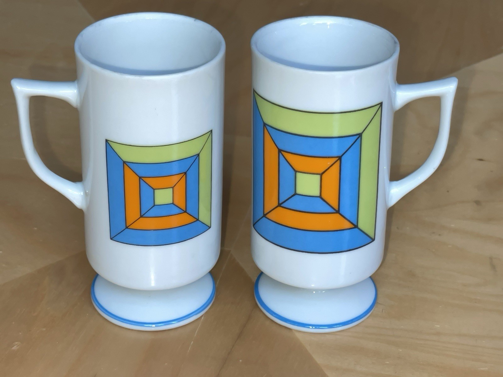 2 VINTAGE 1960\'s Mid Century Mod Op Art Espresso HOT COCOA Cups Psychedelic Era 2 VINTAGE 1960\'s Mid Century Mod Op Art Espresso HOT COCOA Cups Psychedelic Era