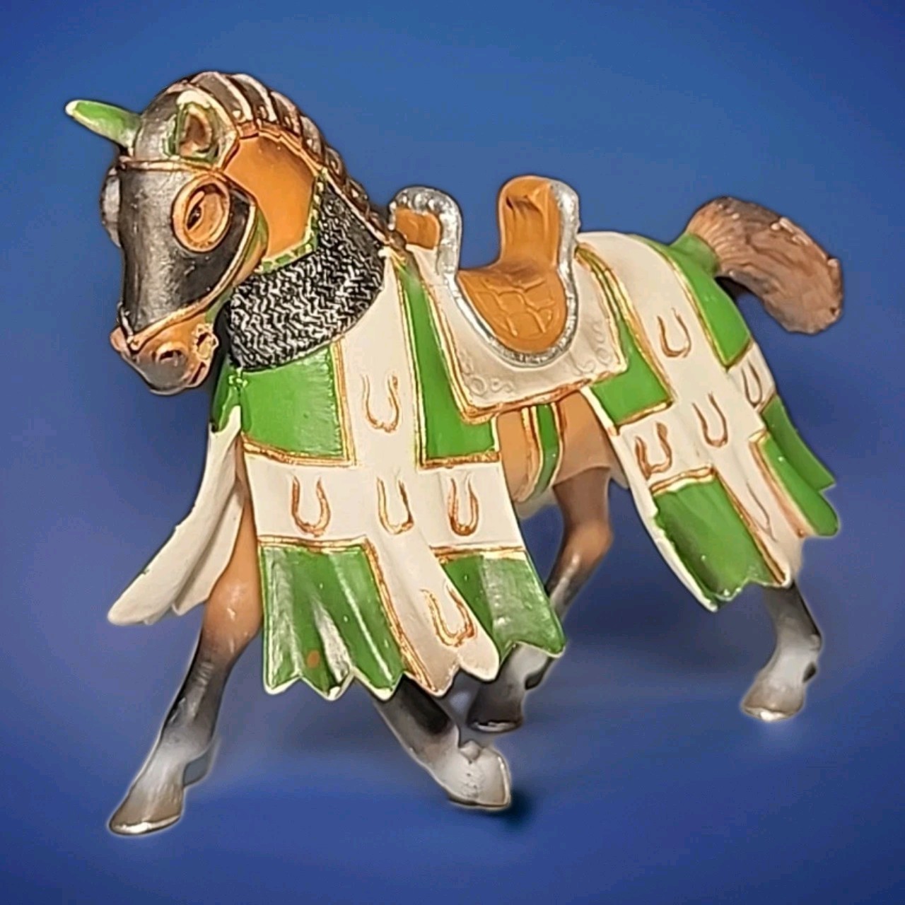 Retired Schleich Tournament Knight Taurus Horse Figurine Product #70047 4x6