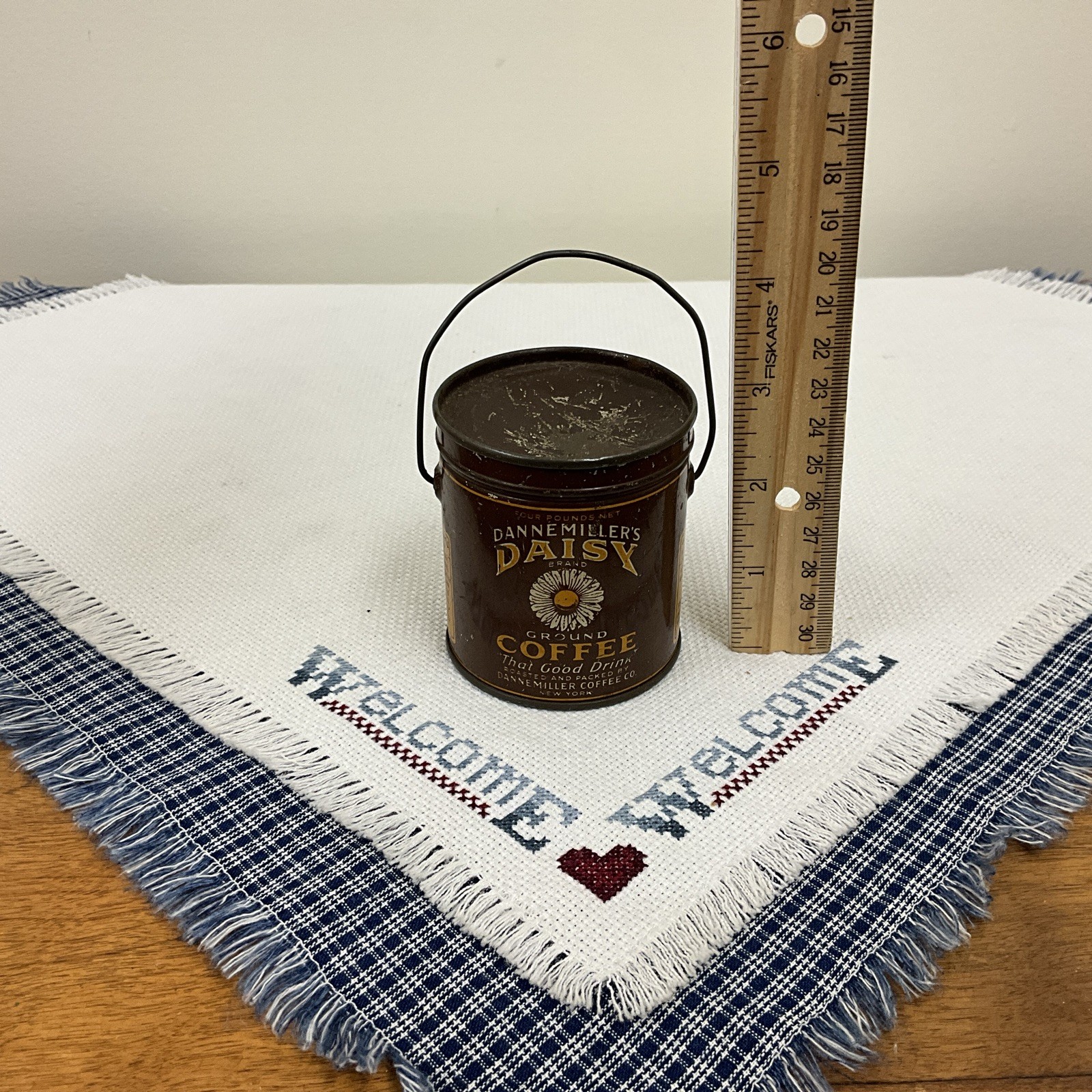 Vintage Dannemiller Daisy Coffee Tin W/Lid And Handle Salesman Sample New York Vintage Dannemiller Daisy Coffee Tin W/Lid And Handle Salesman Sample New York