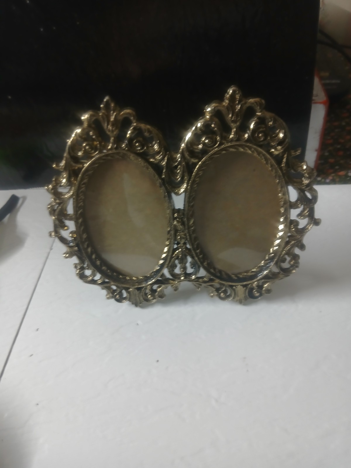 Vintage Victorian Style Ornate Metal Standing Double Oval Picture Frame