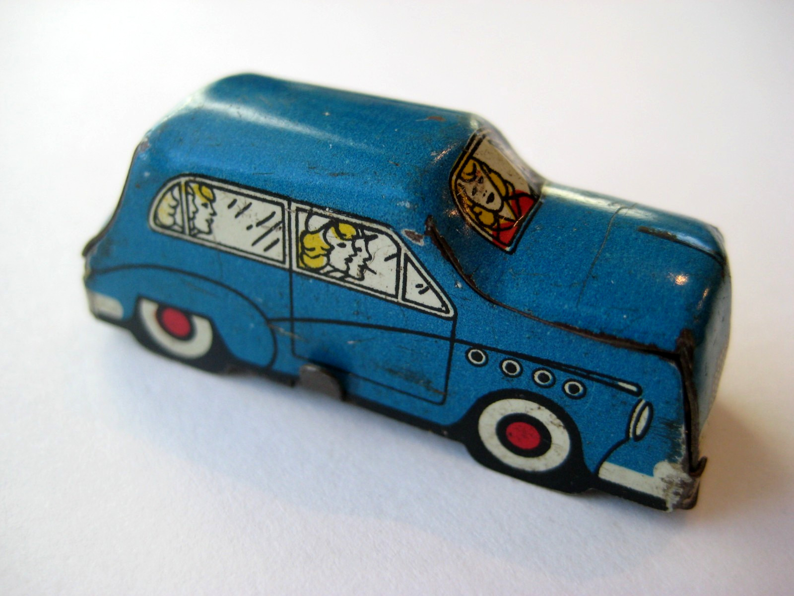VINTAGE Tin Litho SEDAN CAR Cracker Jack Toy Prize Miniature Marx? VINTAGE Tin Litho SEDAN CAR Cracker Jack Toy Prize Miniature Marx?