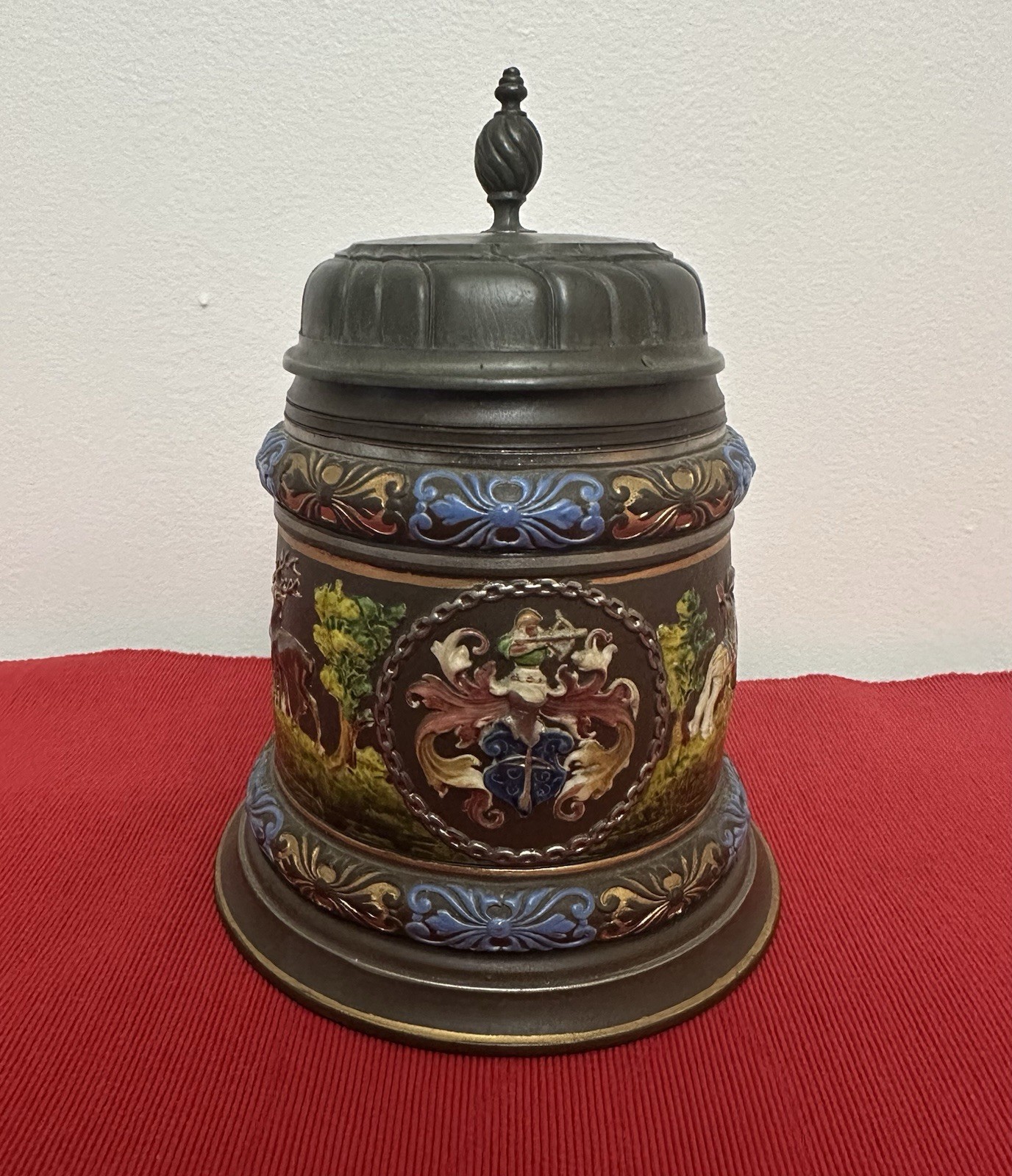 Antique 1904 Mettlach #2526 Hunting Scene Stoneware Relief Beer Stein 0.5L