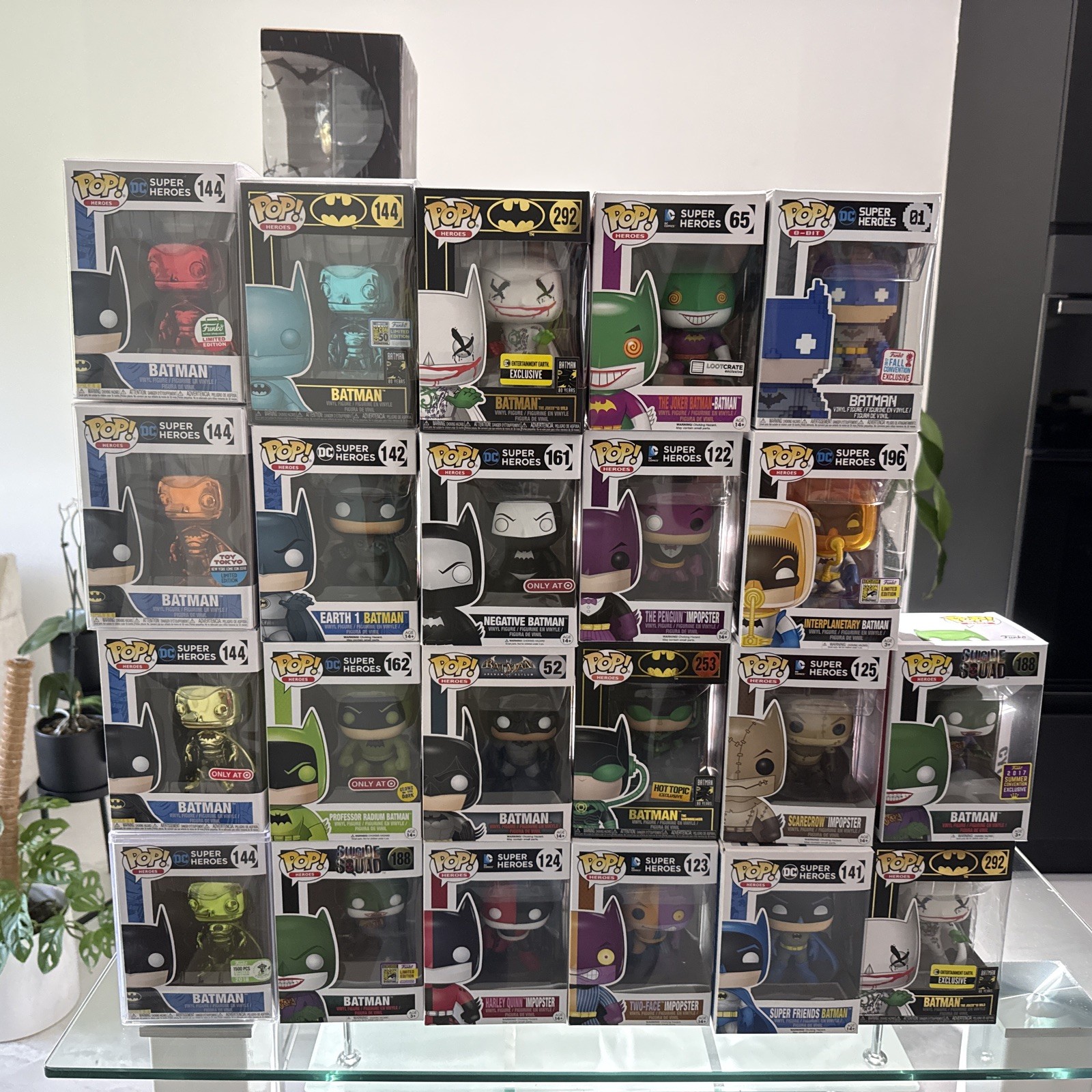 lot 21 Funko Pop Batman lot 21 Funko Pop Batman