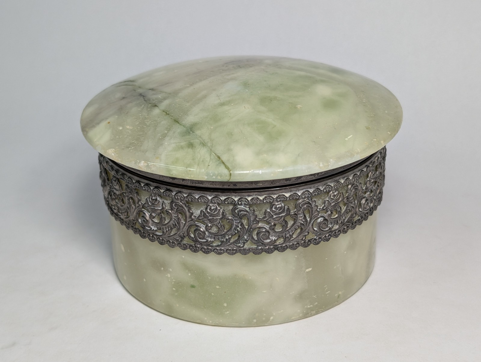 Vintage Emerald Green Alabaster Hinged Trinket Box Silver Plated Trim Jewelry