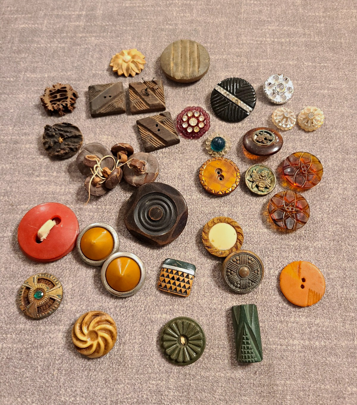 TESTED Vintage Bakelite Button Lot 2.2lb Rare Beehive Toggle & Tied Sets TESTED Vintage Bakelite Button Lot 2.2lb Rare Beehive Toggle & Tied Sets