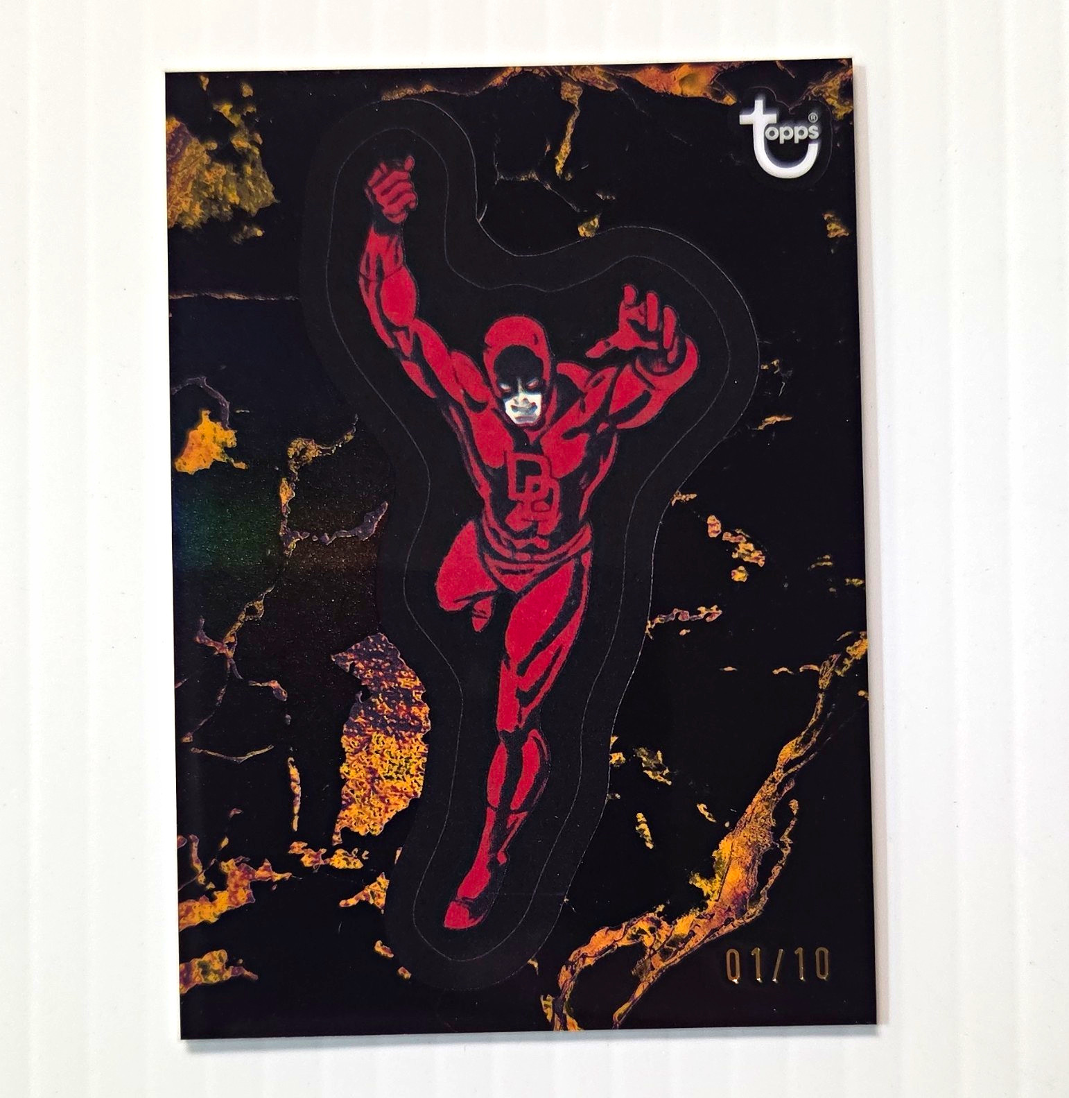 Topps Marvel 2025 Comic Book Heroes 1976 Daredevil #33 Serial #/10