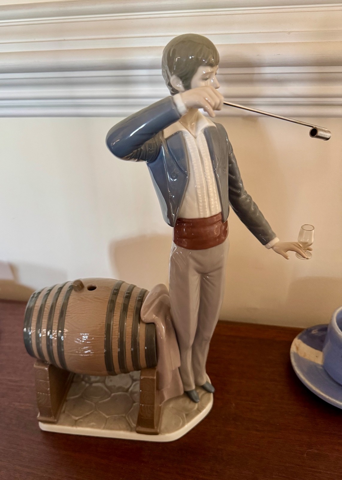 Lladro 5239 Wine Taster Venenciador Retired Porcelain Figurine w Box