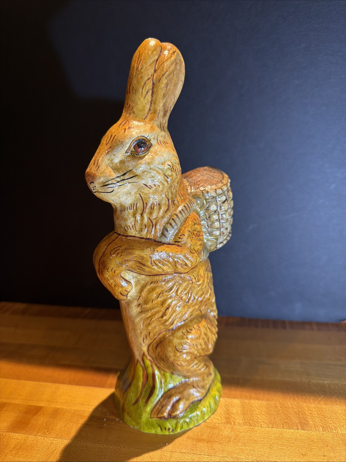 10.5 Inch Vintage 1990  Vaillancourt Folk Art Bunny # 322  Sutton Massachusetts