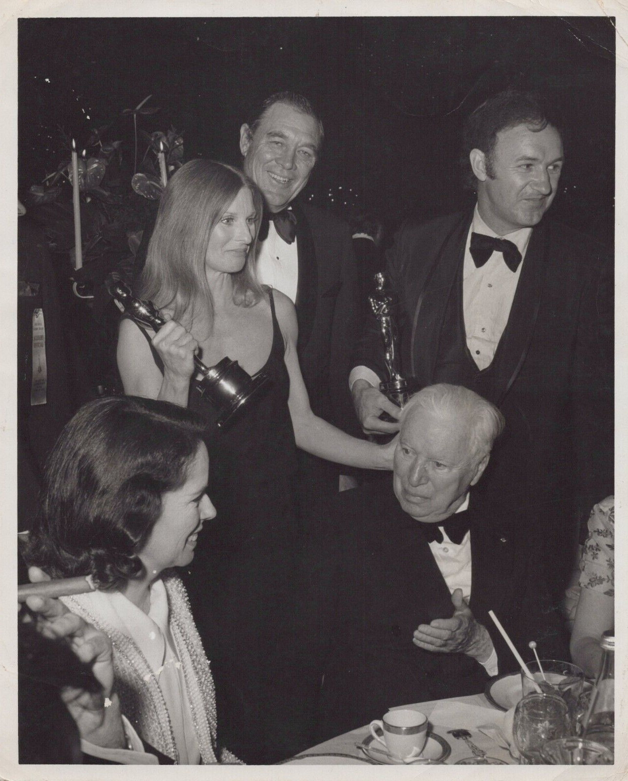 HOLLYWOOD OSCAR 1972 ACADEMY AWARD CHARLIE CHAPLIN + CLORIS LEACHMAN PHOTO J 48