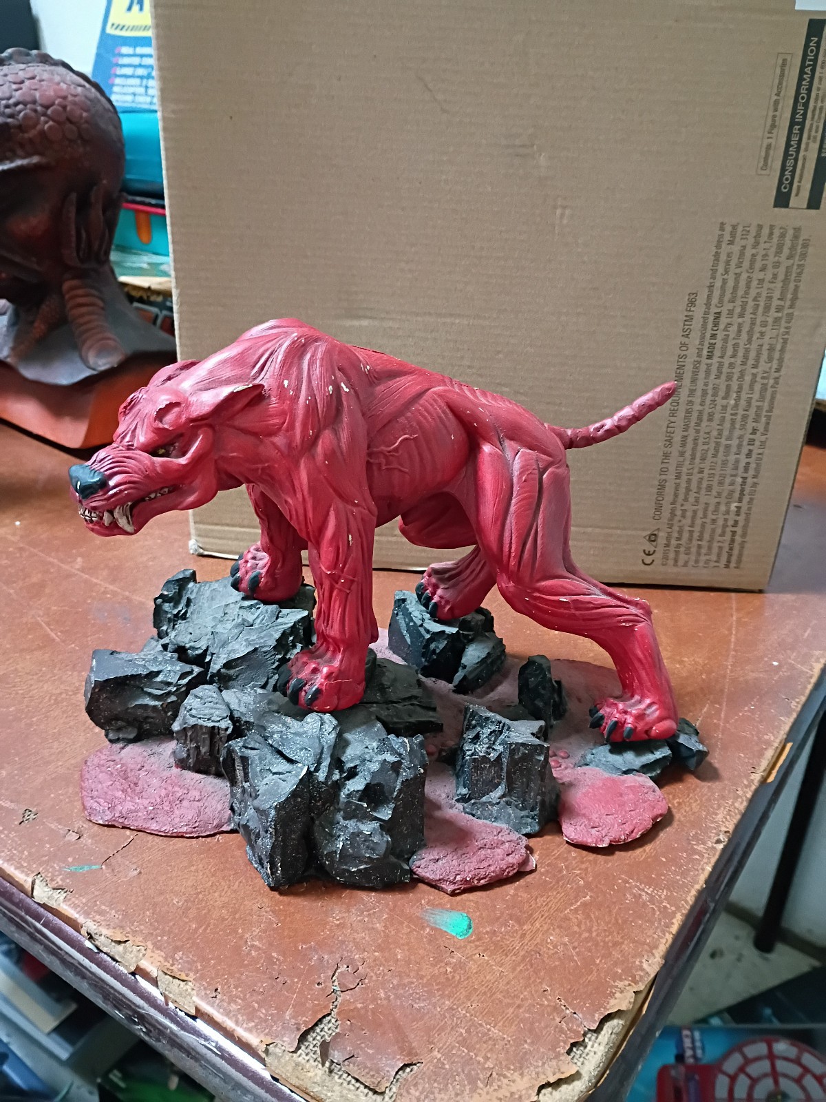 RARE RESIN STATUE : RED WOLF DOG HORROR TERROR MONSTER