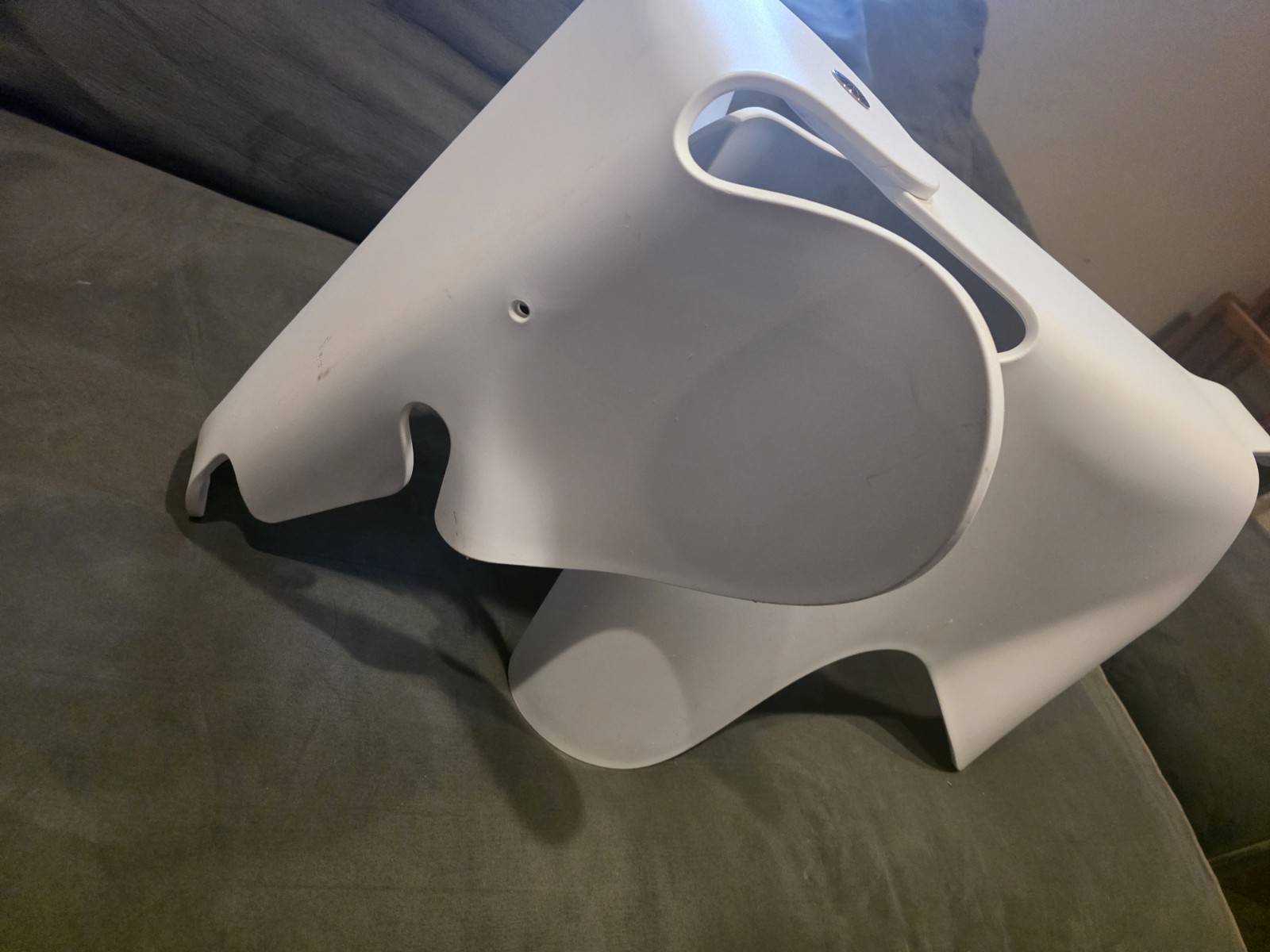 Vitra Eames Elephant  Large White