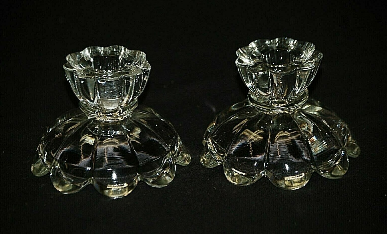 Candle Holders Clear Glass Ribbed Petal Pattern Candlestick
