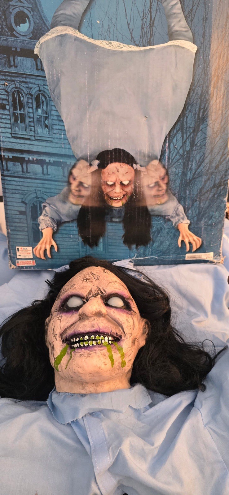 Spirit Halloween Animatronic 2014 Retired Possessed Wall Hanger Prop RARE W/ Box