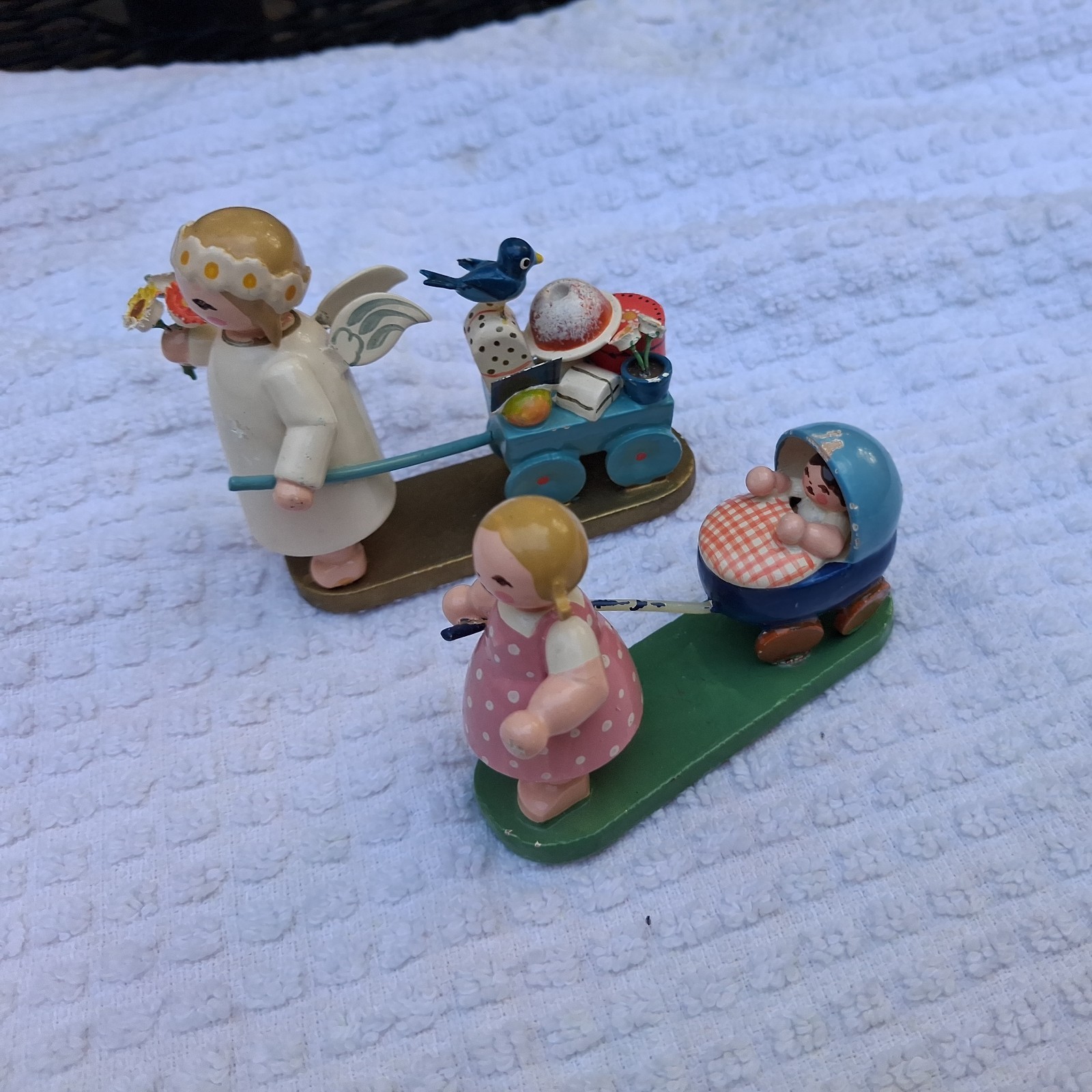 2 Erzgebirge Wendt & Kuhn Kühn Girl  Angel Pulling Wagon& Girl Pulling Baby 