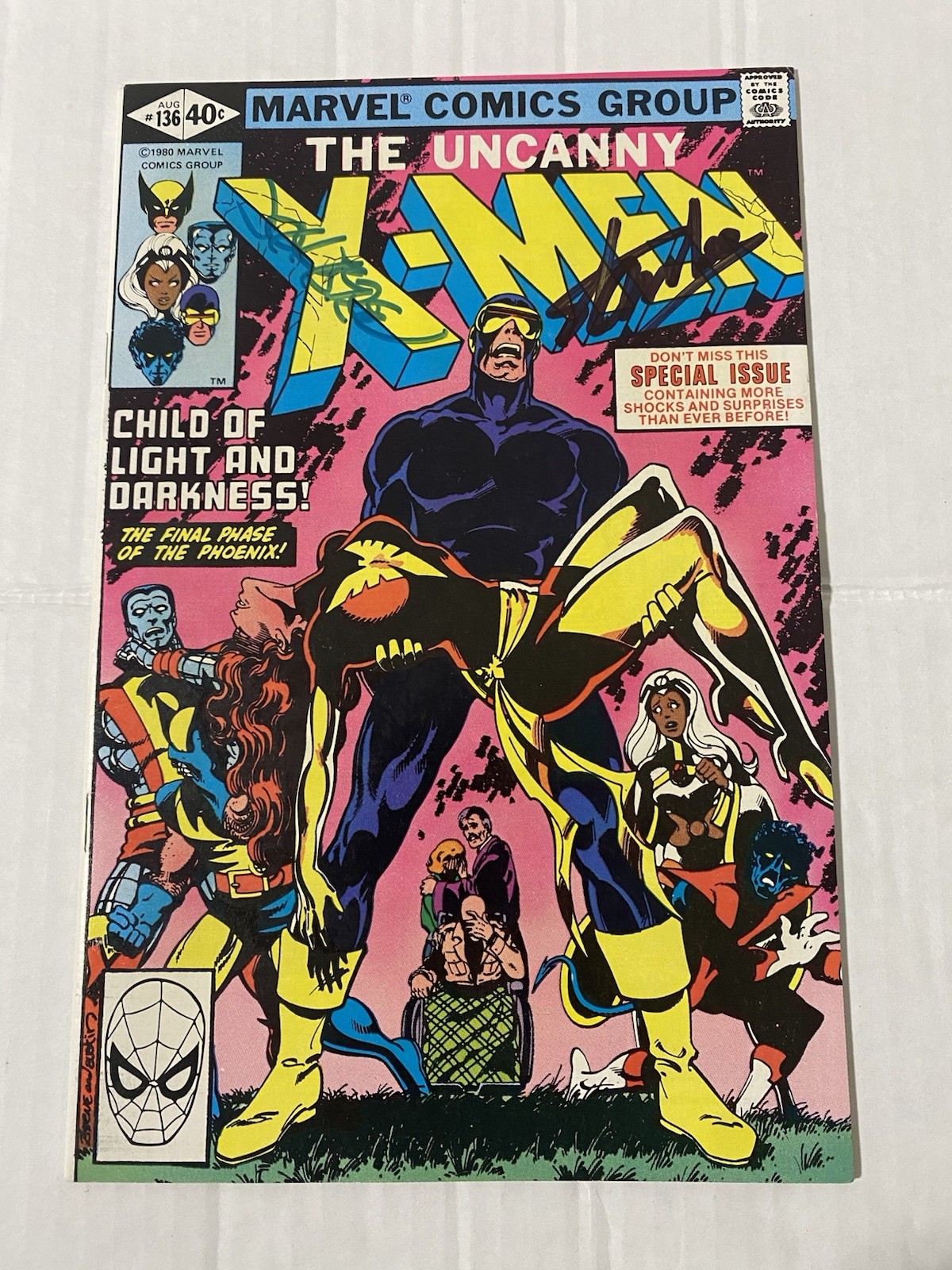 UNCANNY X-MEN #136 1980 Signed Stan Lee & John Byrne DARK PHOENIX SAGA VF 8.5 UNCANNY X-MEN #136 1980 Signed Stan Lee & John Byrne DARK PHOENIX SAGA VF 8.5